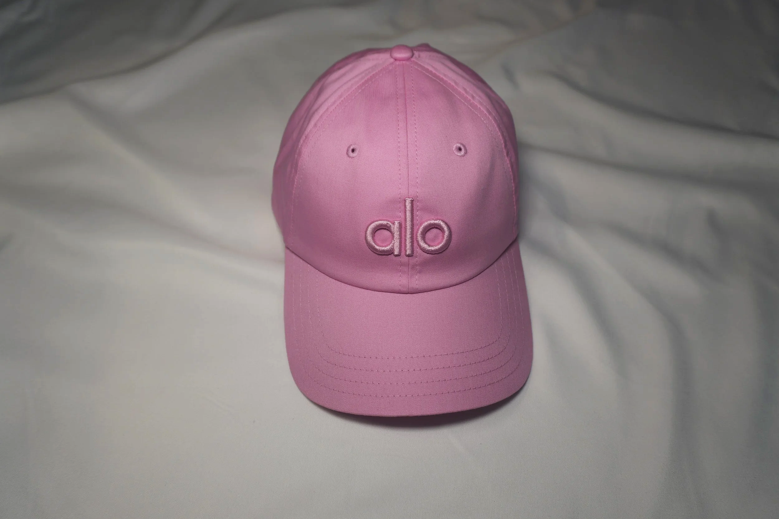 Alo Yoga Adjustable Performance Baseball Cap – Pink – One Size