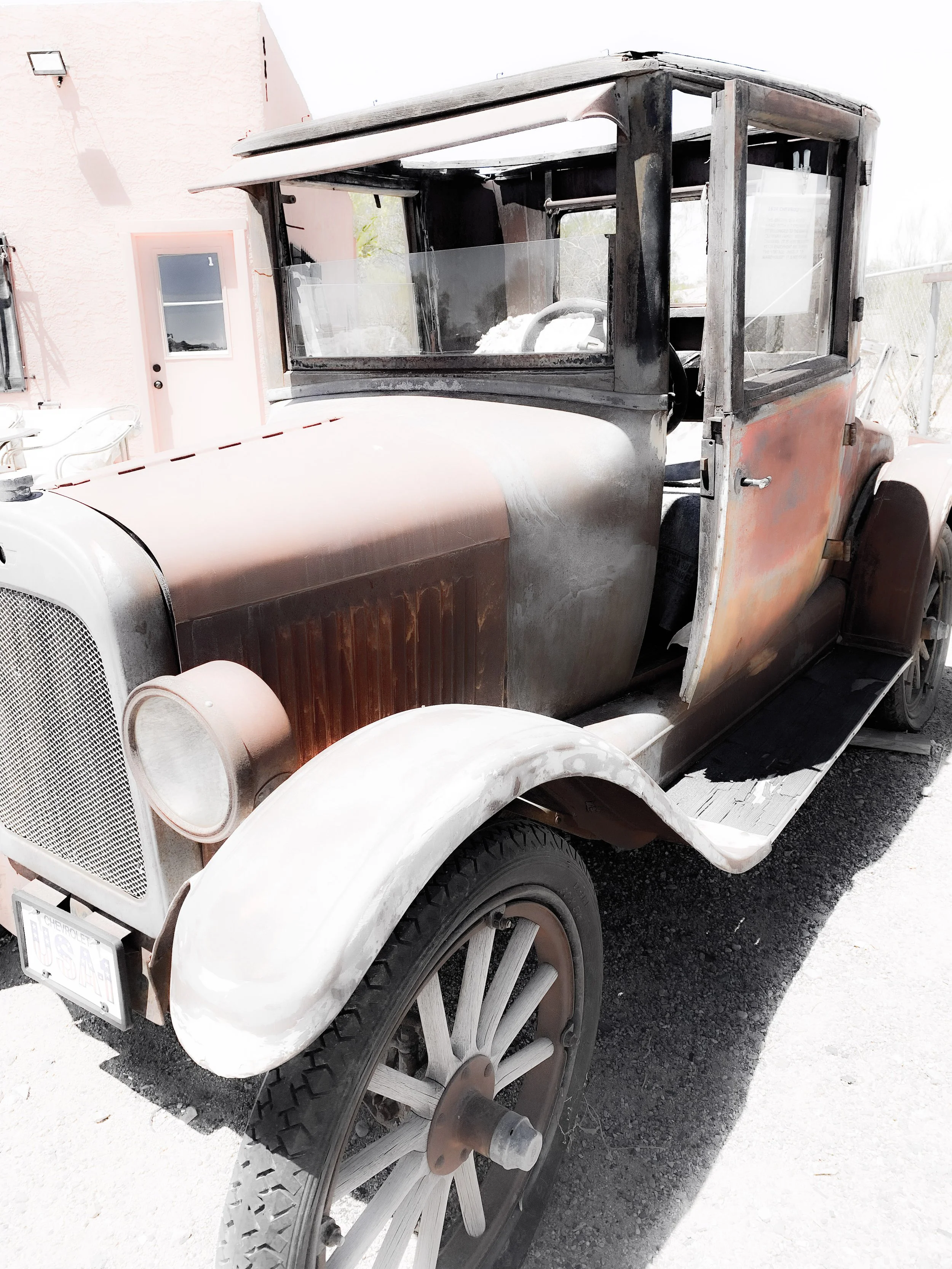 Ford_B&W_Truck_By_Ricard