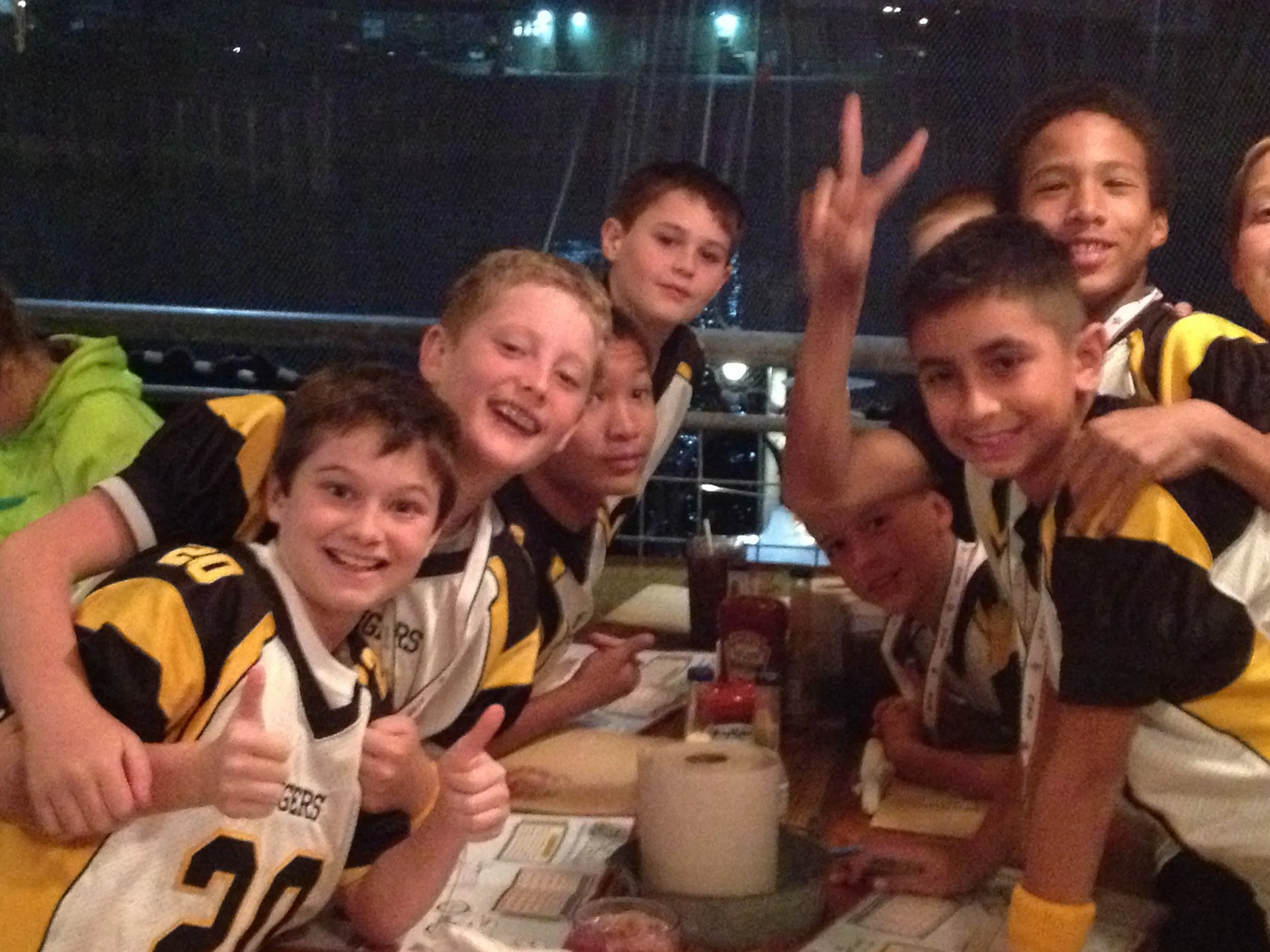 Tiger Football party at Joe's Crabshack!!
