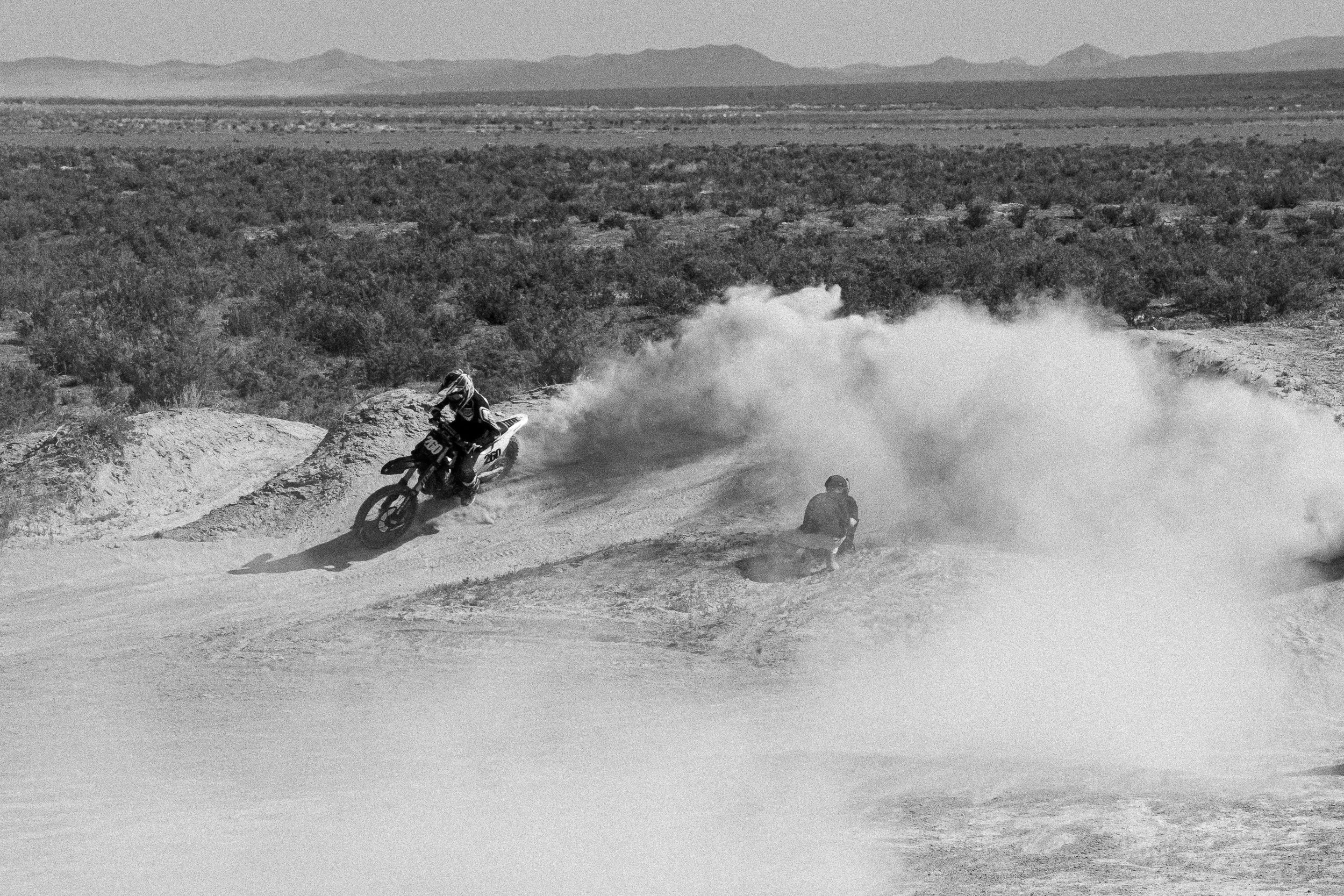 MOTO-19.jpg