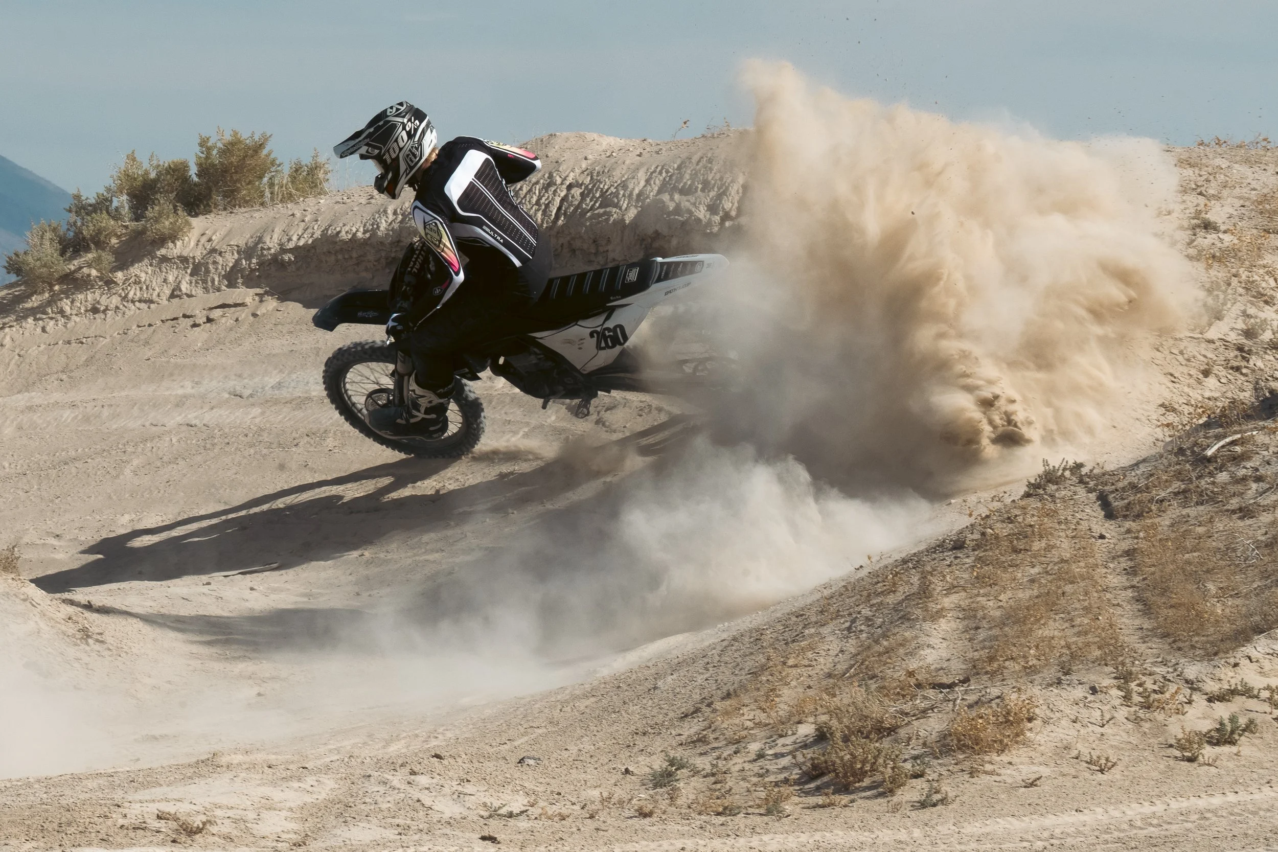 MOTO-25.jpg