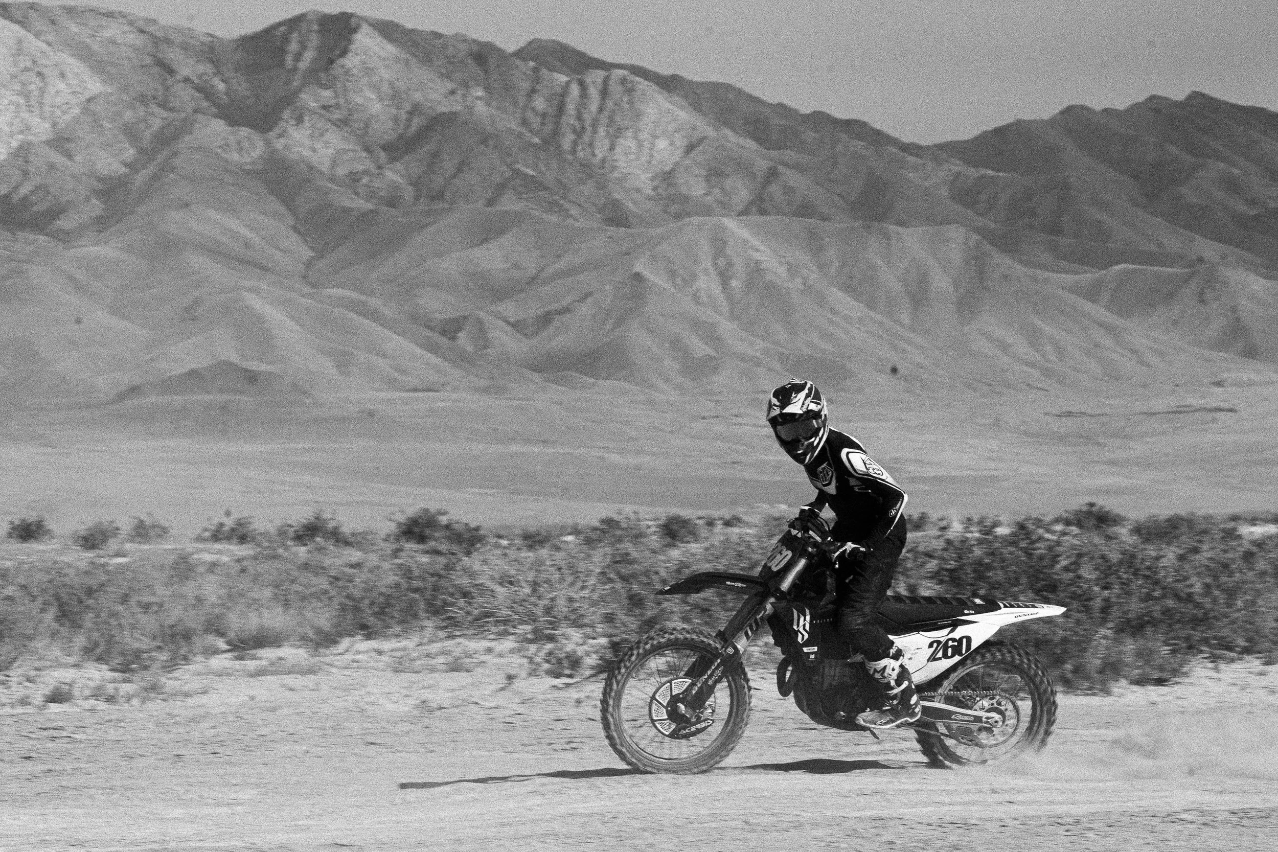 MOTO-26.jpg