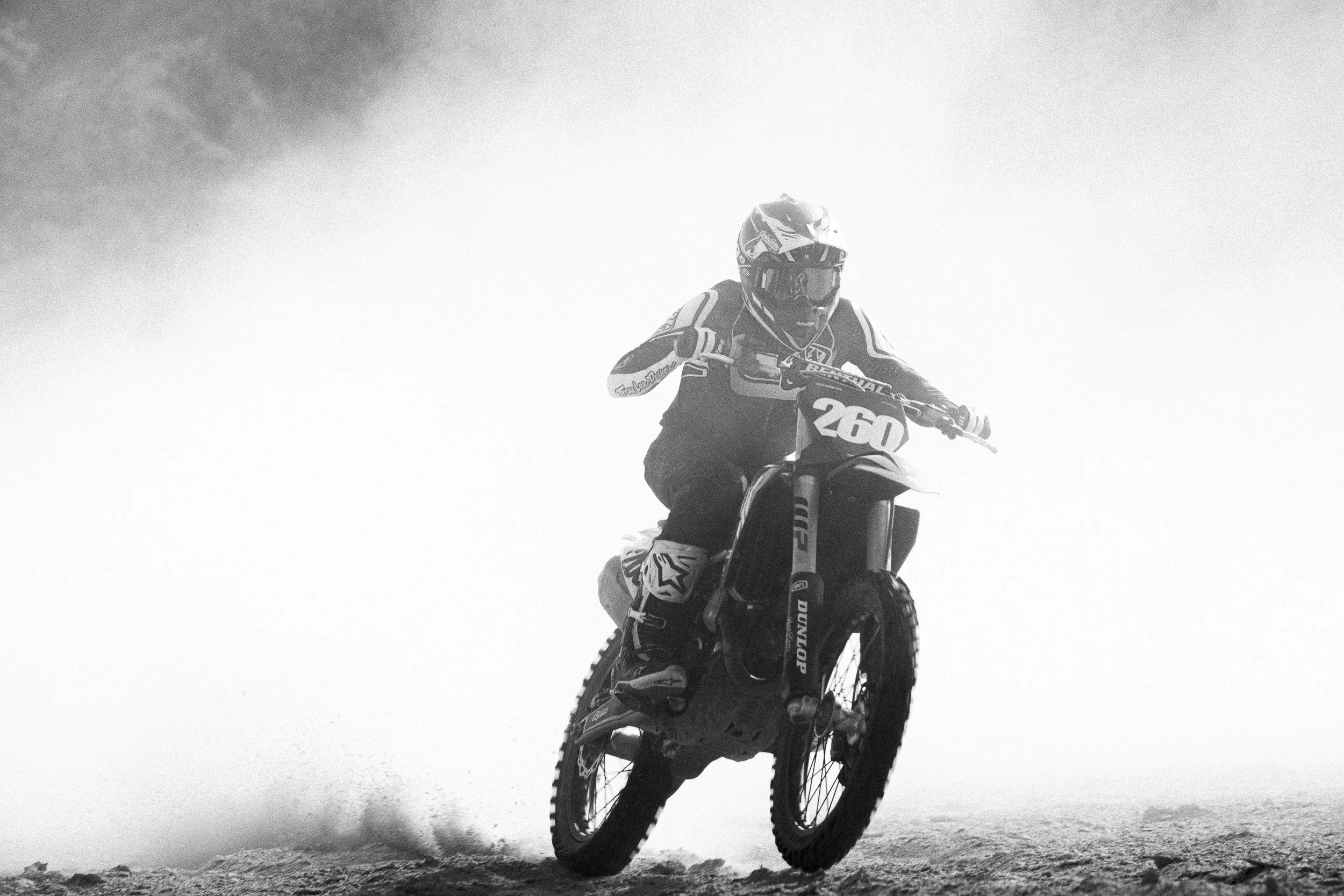MOTO-50.jpg