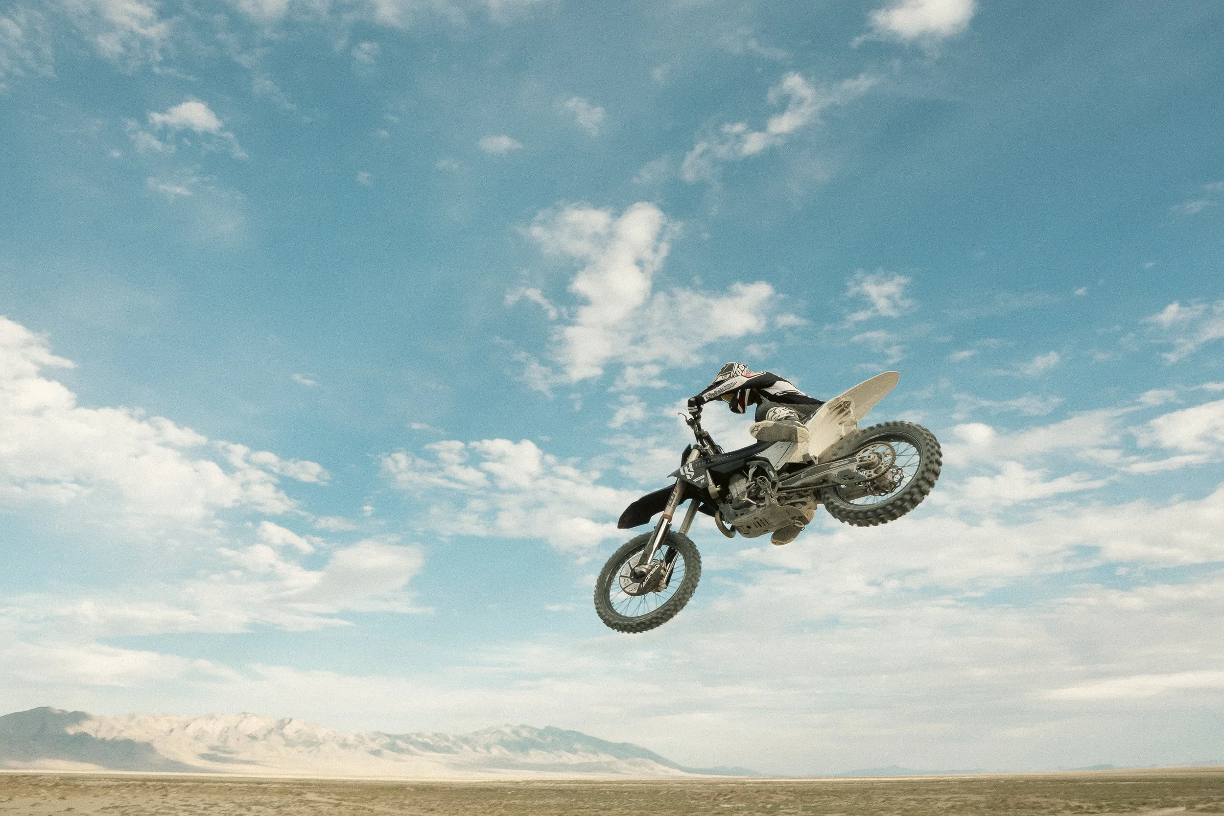 MOTO-70.jpg