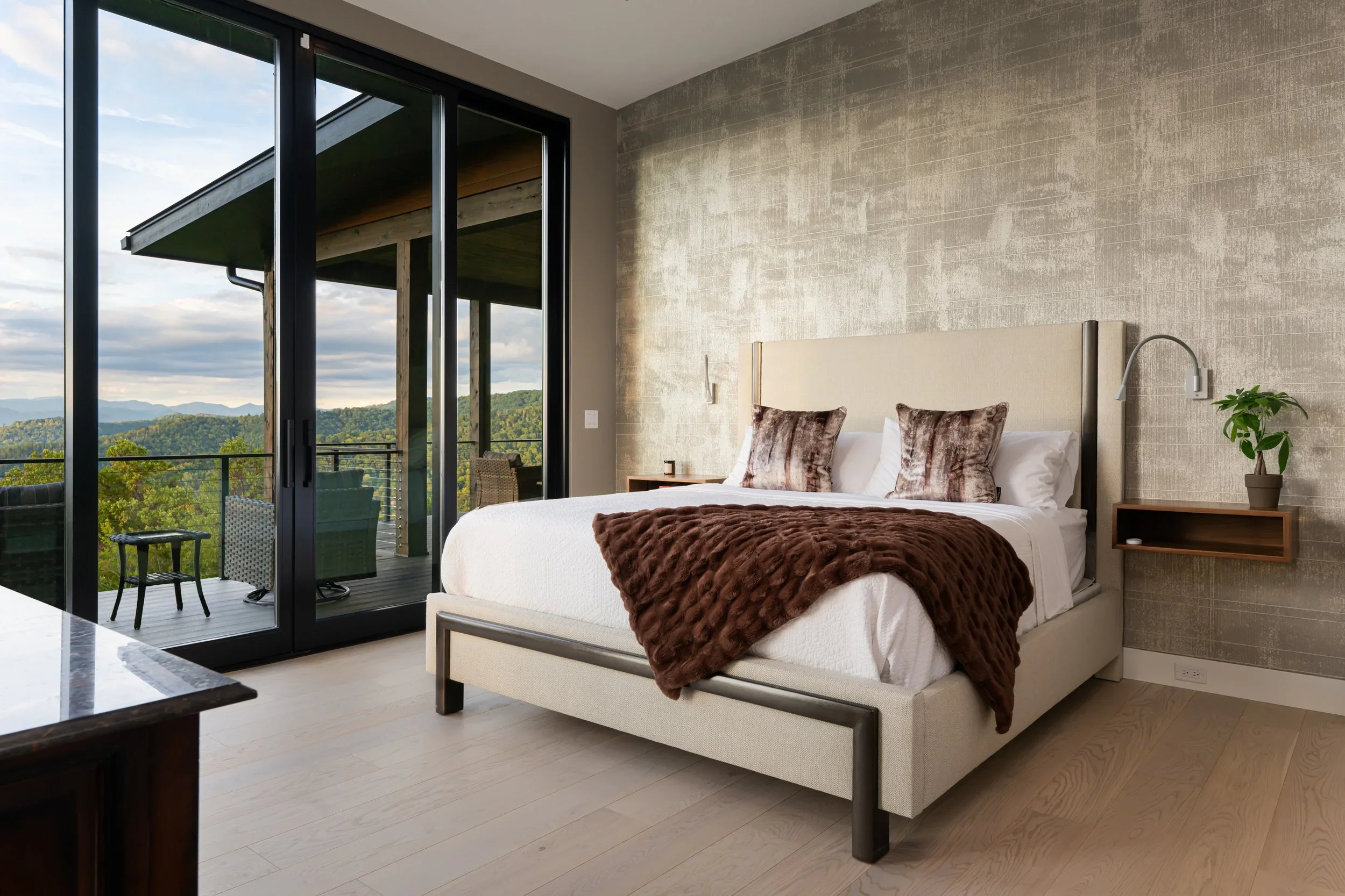 Summit+Modern_Primary+Bedroom-1.jpg.webp
