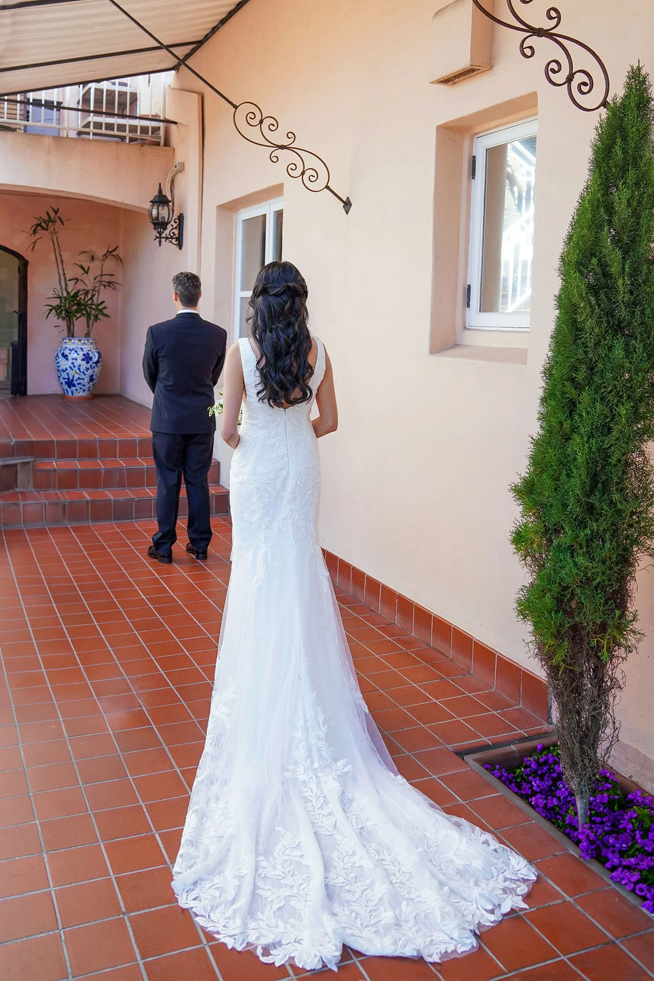pink-palace-la-jolla-wedding-first-look.jpg