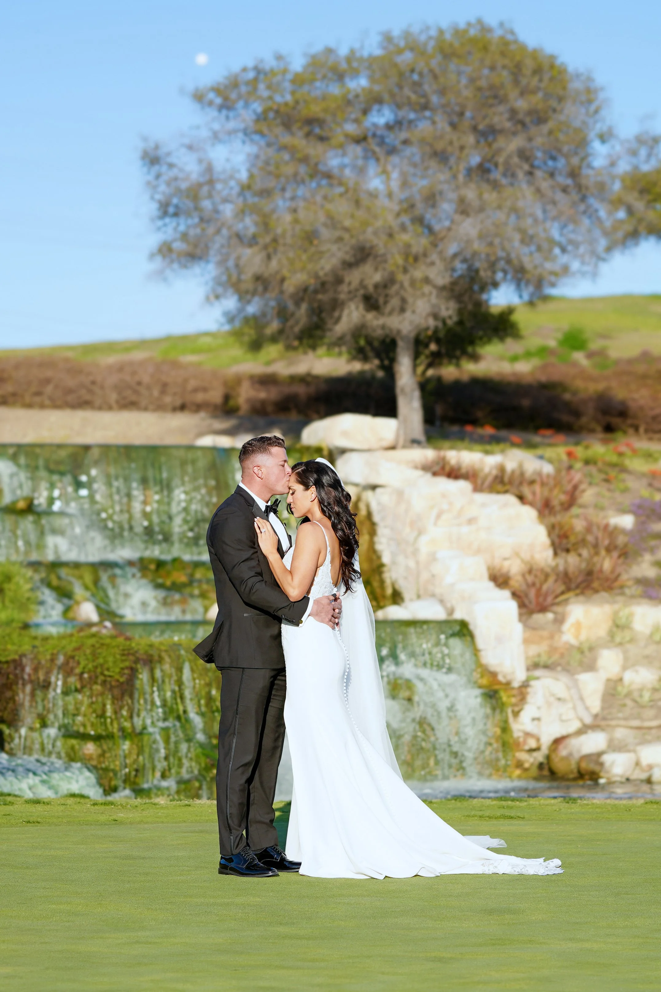 romantic-outdoor-wedding-portraits-the-crossings-at-carlsbad.jpg