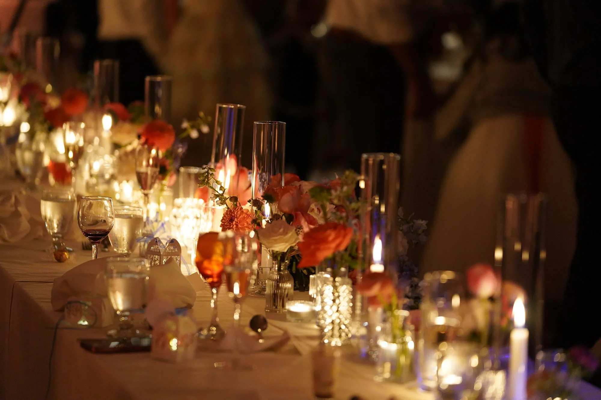 romantic-candlelit-wedding-dinner.jpg