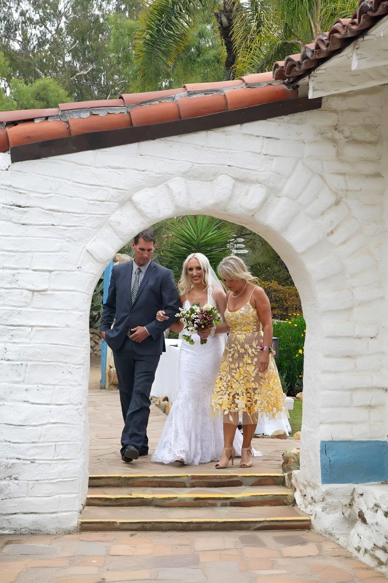 bride-walking-down-aisle-leo-carrillo-ranch.jpg