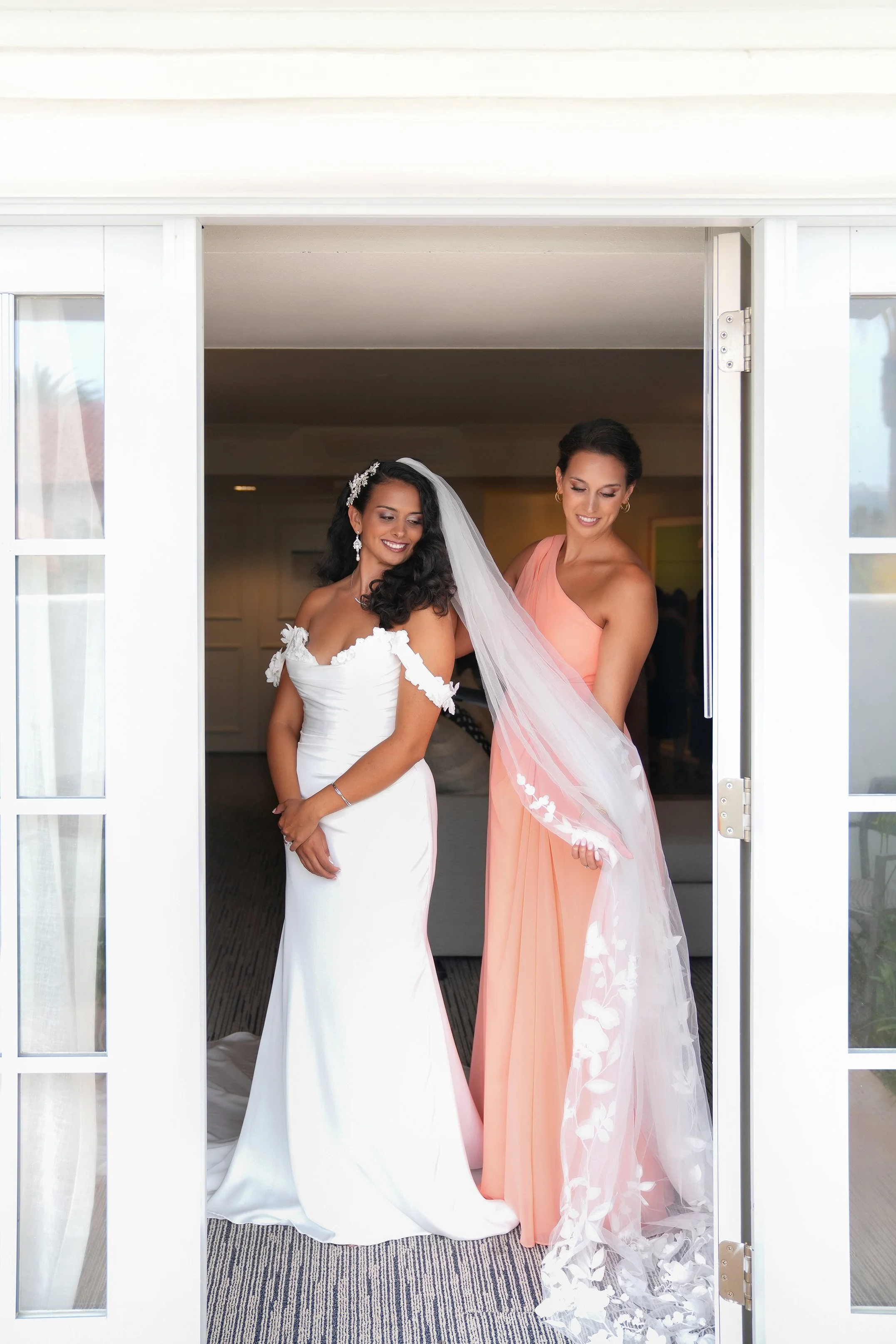 carlsbad-ca-wedding-photography-bride-bridesmaid.JPG