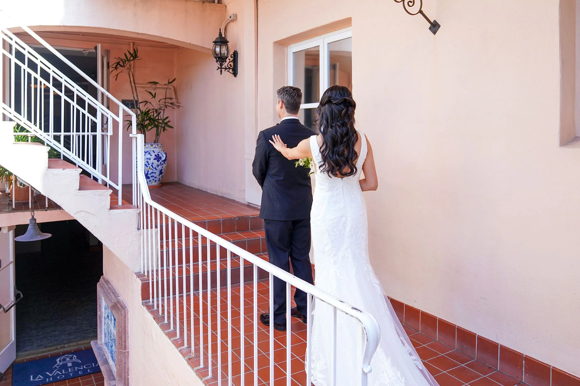 wedding-first-look-shoulder-tap-moment.jpg