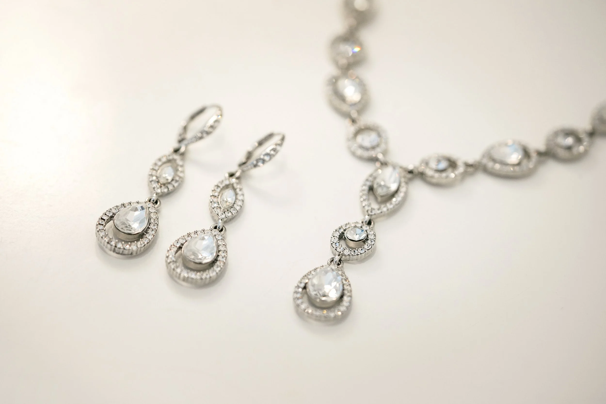luxury-rhinestone-bridal-jewelry-set.jpg