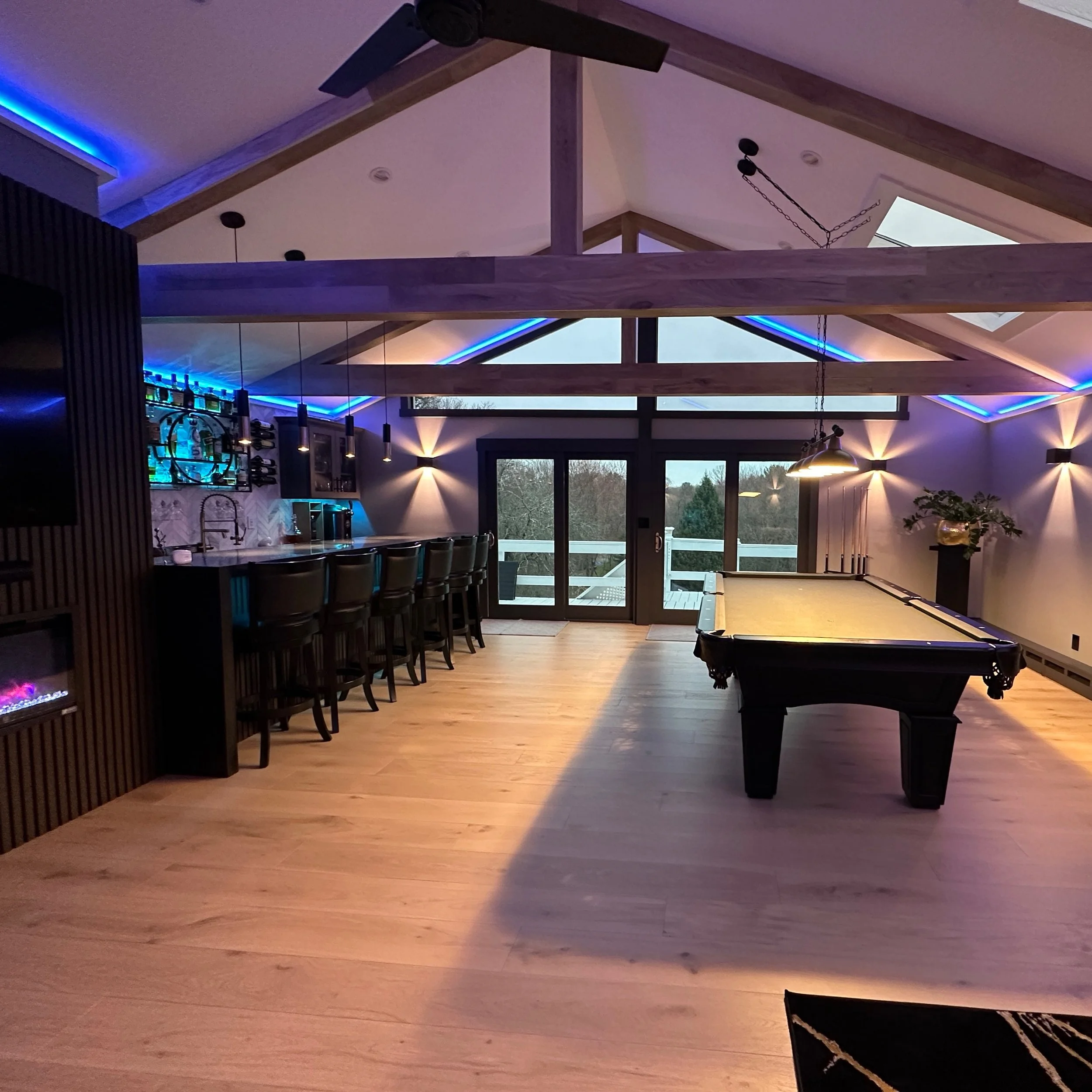 Every Space Has a Mood.
The perfect lighting doesn't just illuminate a room&mdash;it shapes the atmosphere, enhances every detail, and transforms the way you experience your home.