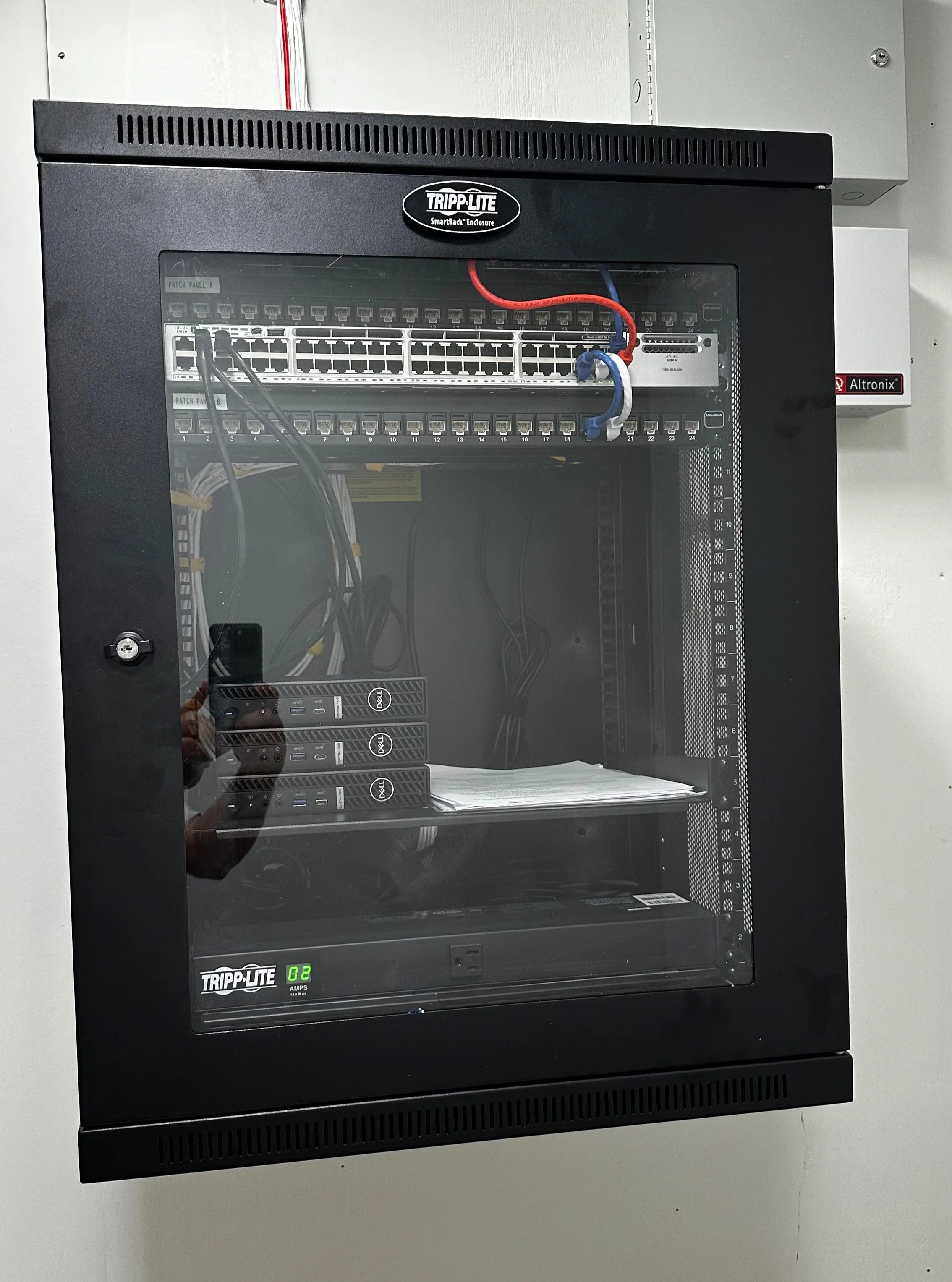 The Foundation of Every Connected Home.
Smart technology performs at its best when supported by a carefully planned and professionally installed infrastructure.