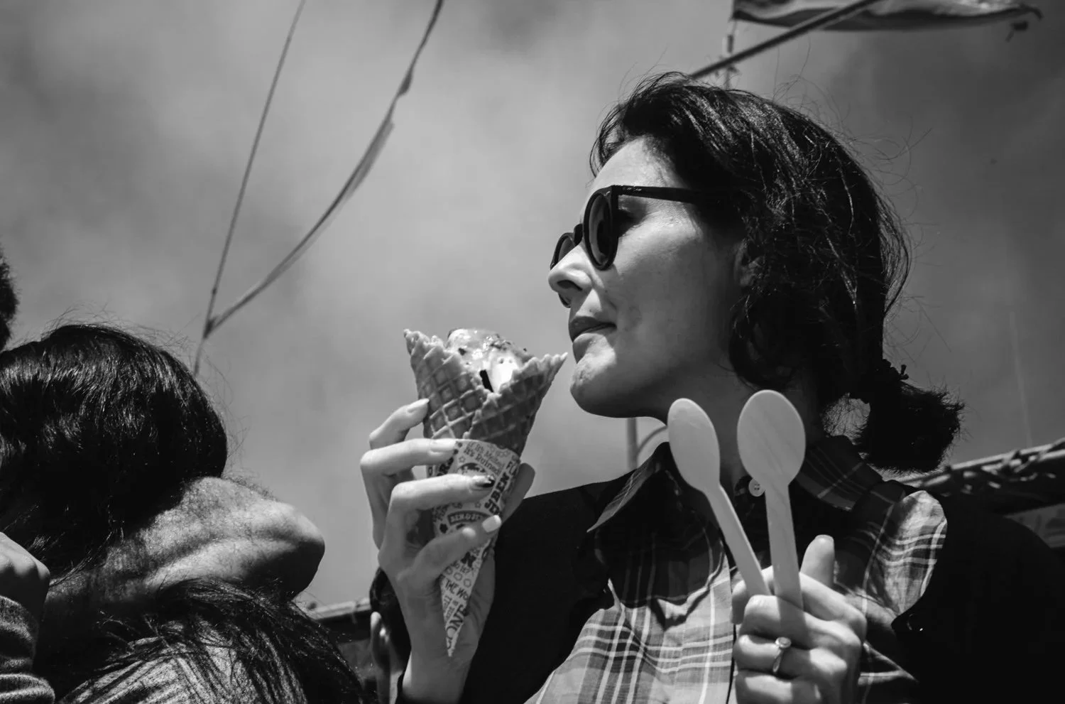 venicewomanicecream.jpg