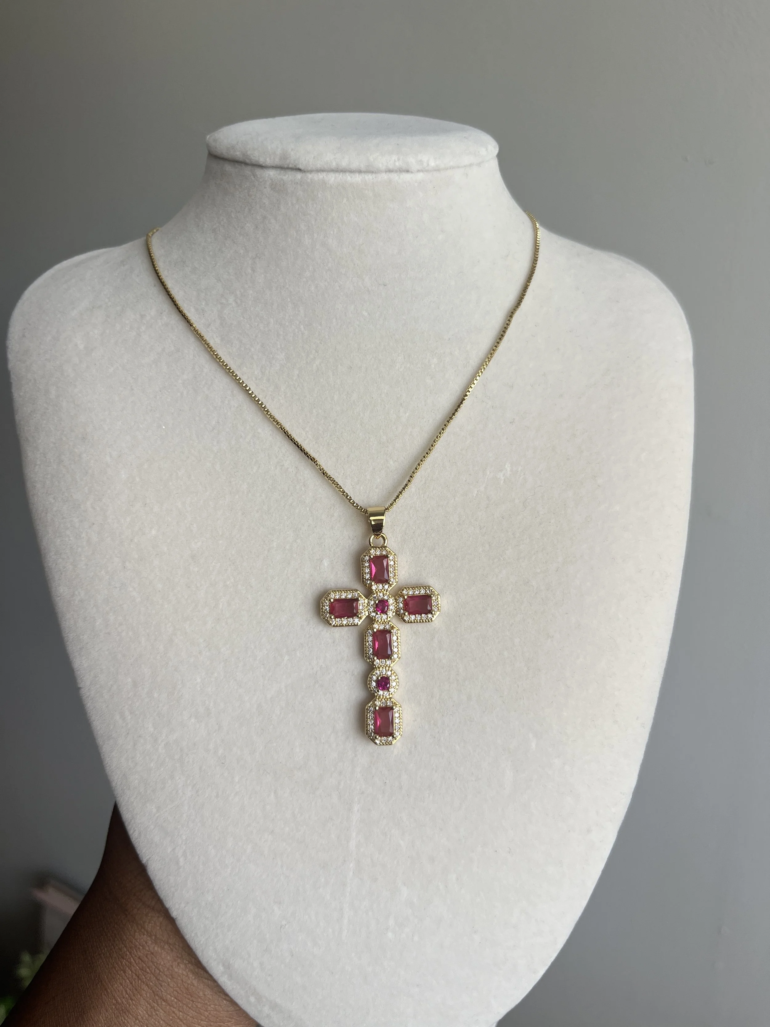 Eternal cross necklace (Ruby red)