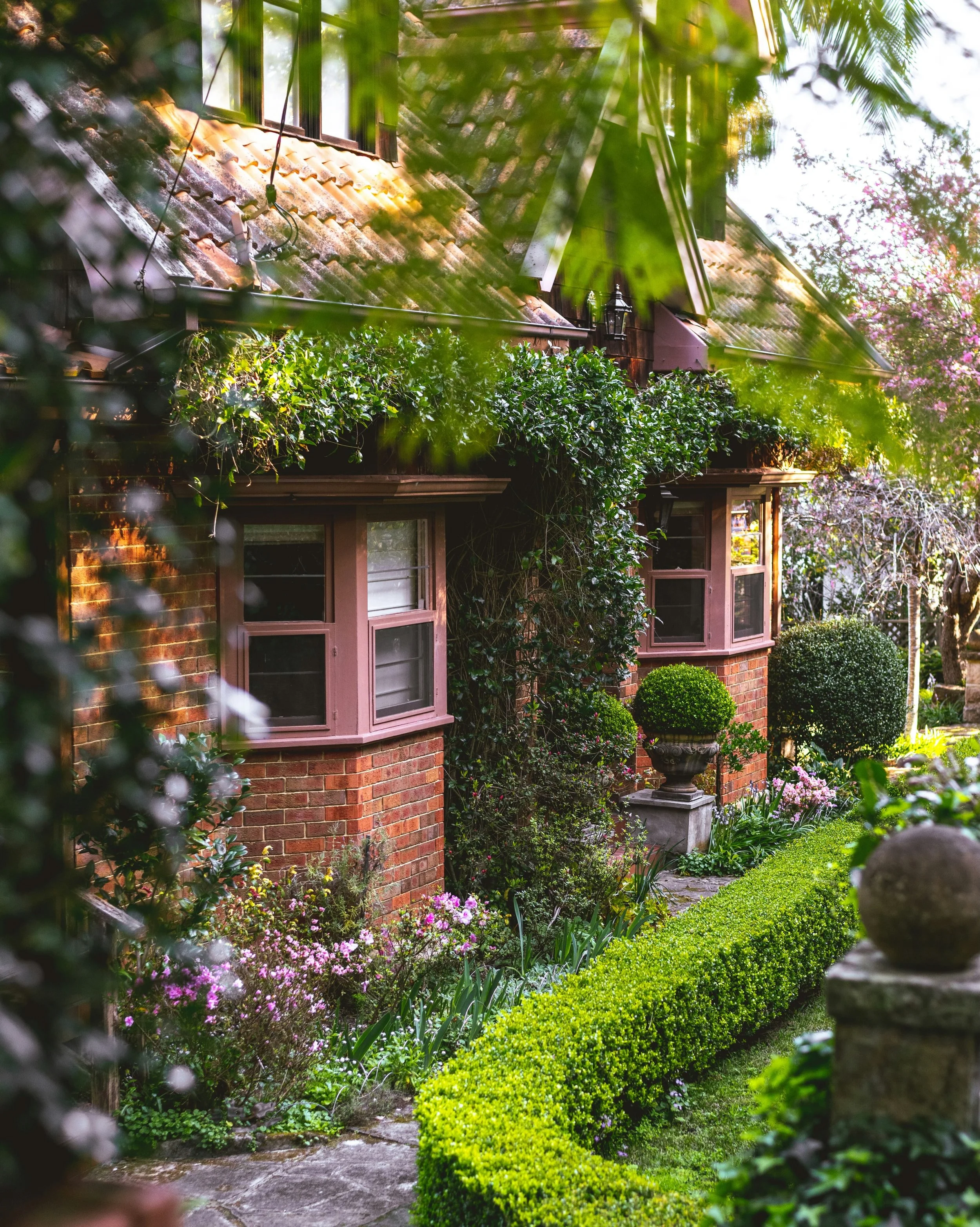 The first seven seconds decide everything.

Buyers form an opinion before they ever touch the front door. Real estate agents know this better than anyone: nearly all of them &mdash; surveys put the number close to 97&ndash;99% &mdash; say curb appeal