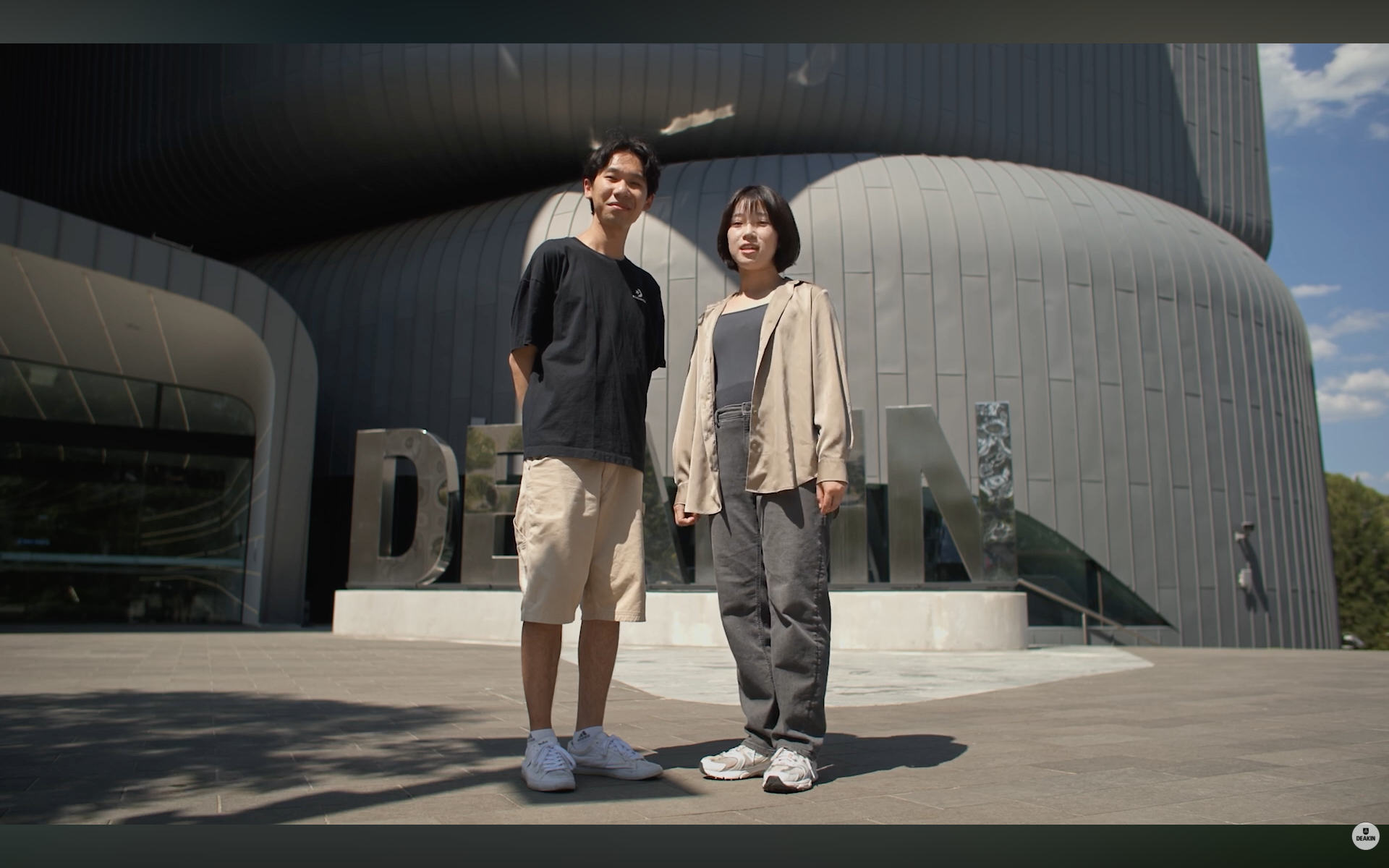 Deakin English&nbsp;I DUELI Campus Tour with Suzuna &amp; Visakone&nbsp;(2025)