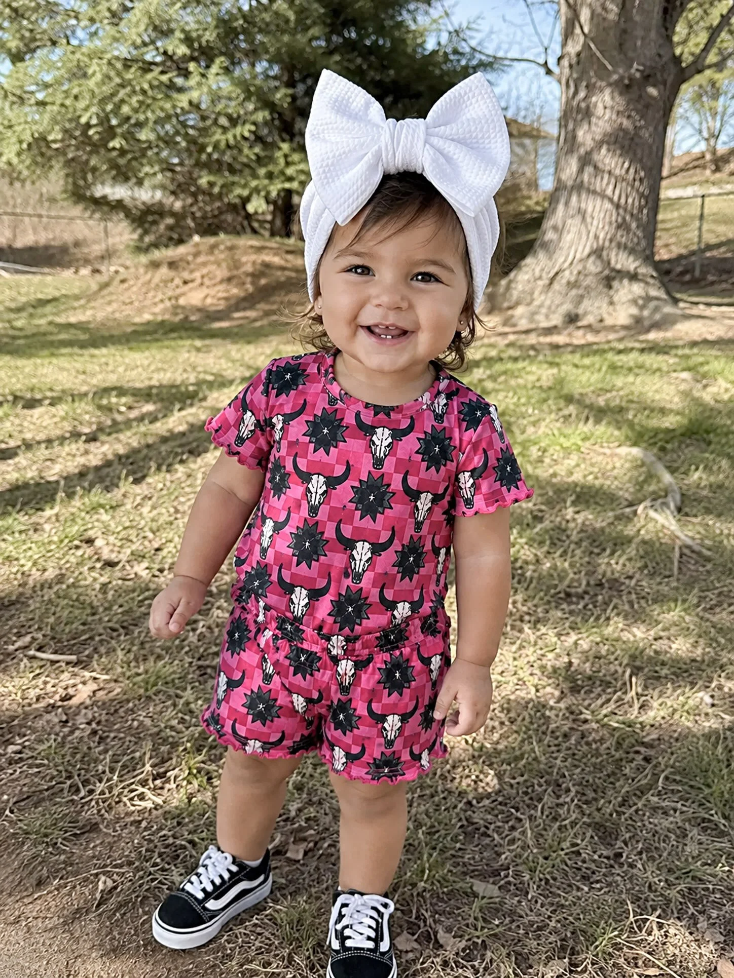 The cutest scalloped short set! Available in sizes 0-3m to 12/14