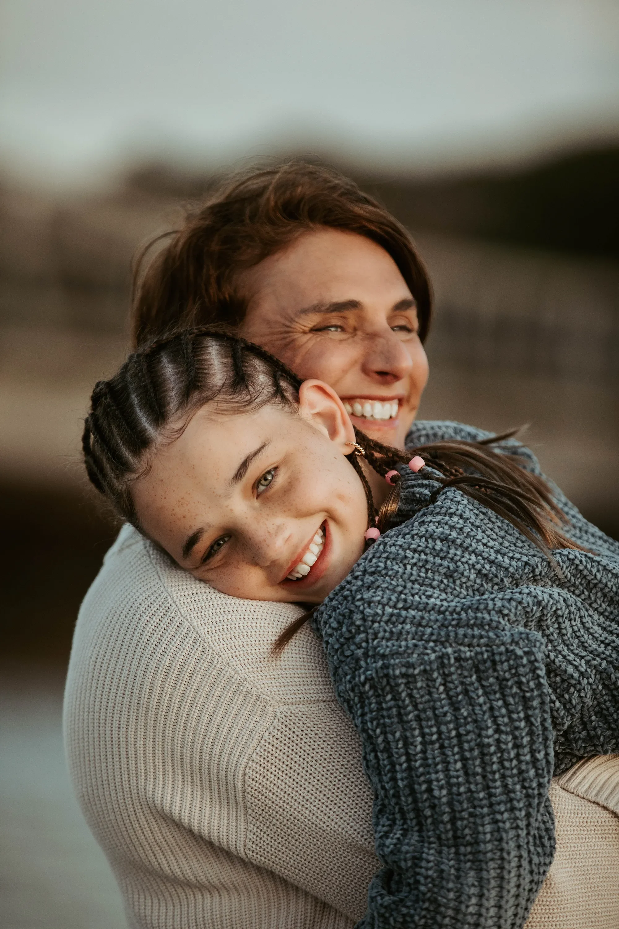 ©Vicky-Hughson-Photography-Mother-Daughter-Braids.webp