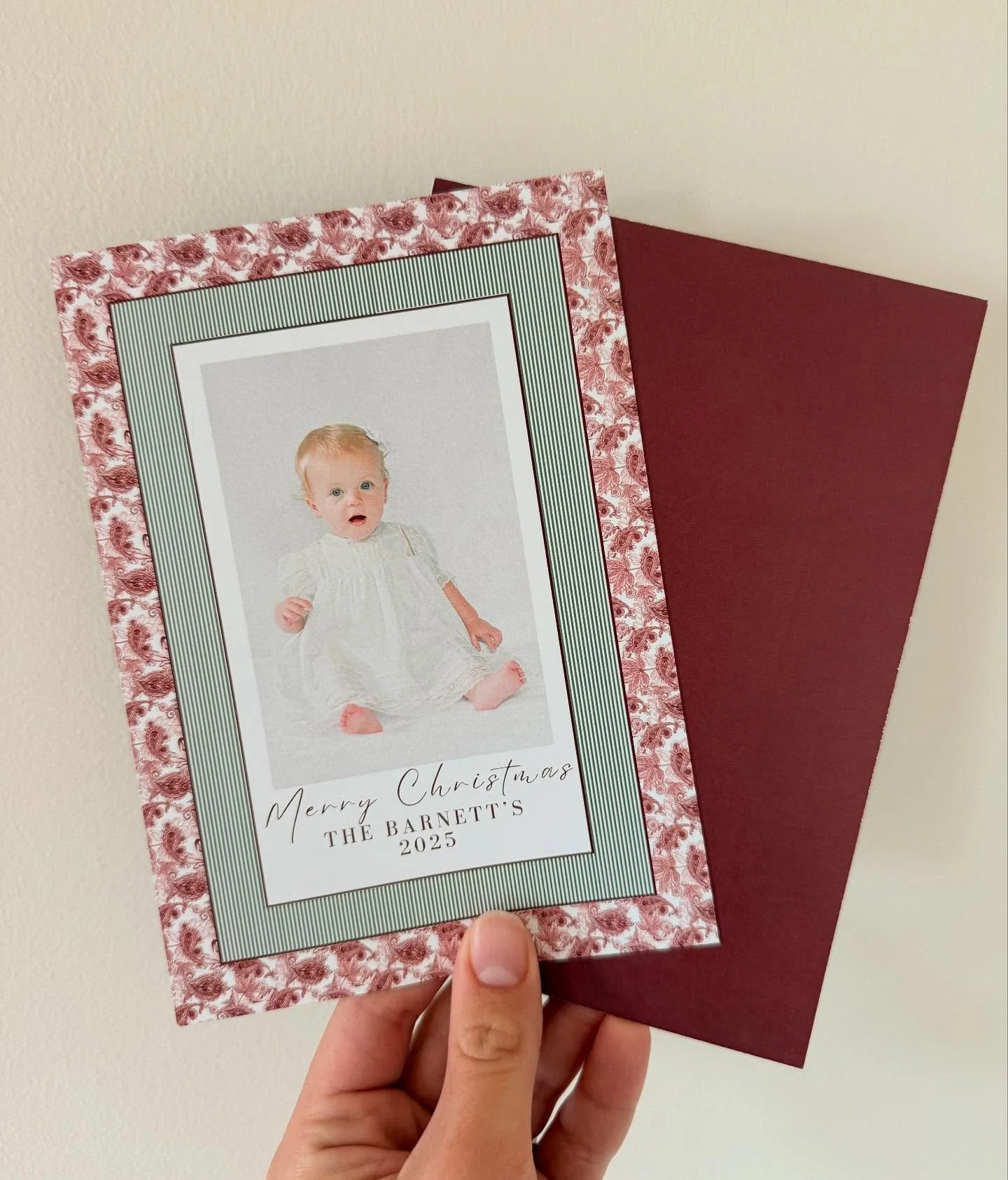 Love this vintage look!! 

✨ Order this design for your Christmas Card through the link in my bio!