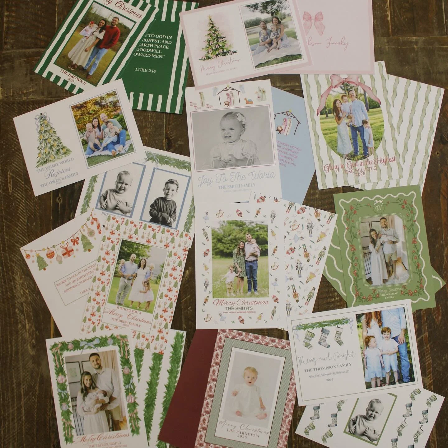 The most wonderful mail of the year ✨📬

Whether you want a custom Christmas card designed just for your family &mdash; or a printable template to personalize yourself &mdash; I&rsquo;ve got you covered! 🎄

✅ Custom Designs
✅ Templates
✅ Done-for-yo