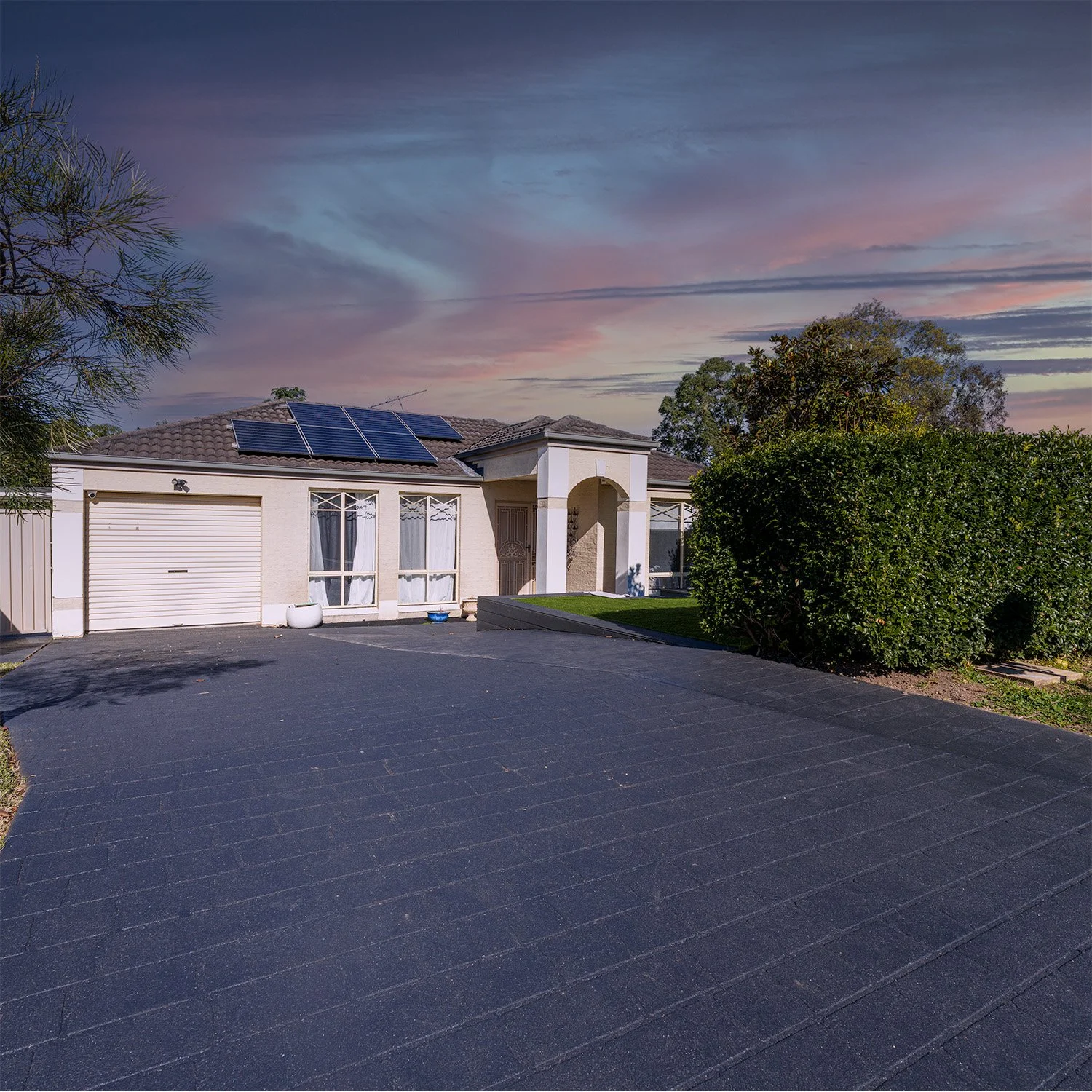 Twilight / Dusk Exterior Photos