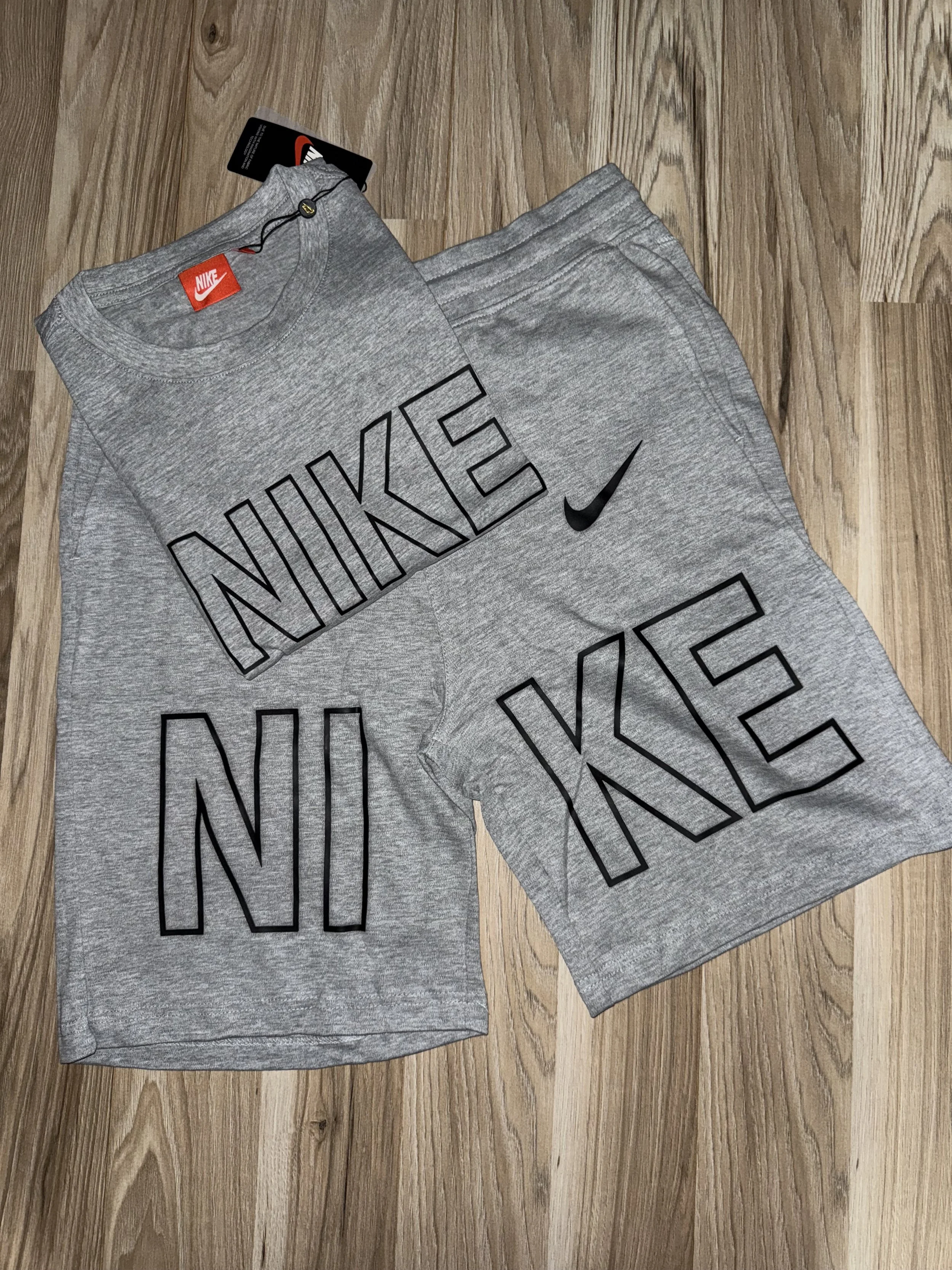 Nike Outline Short Set