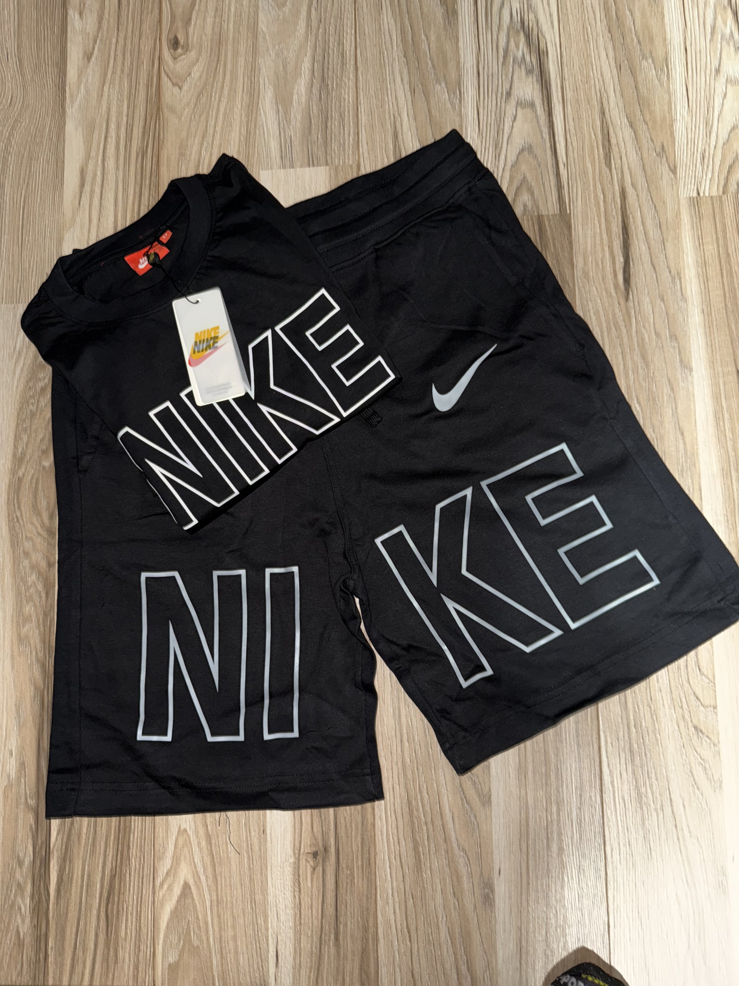 Nike Outline Short Set