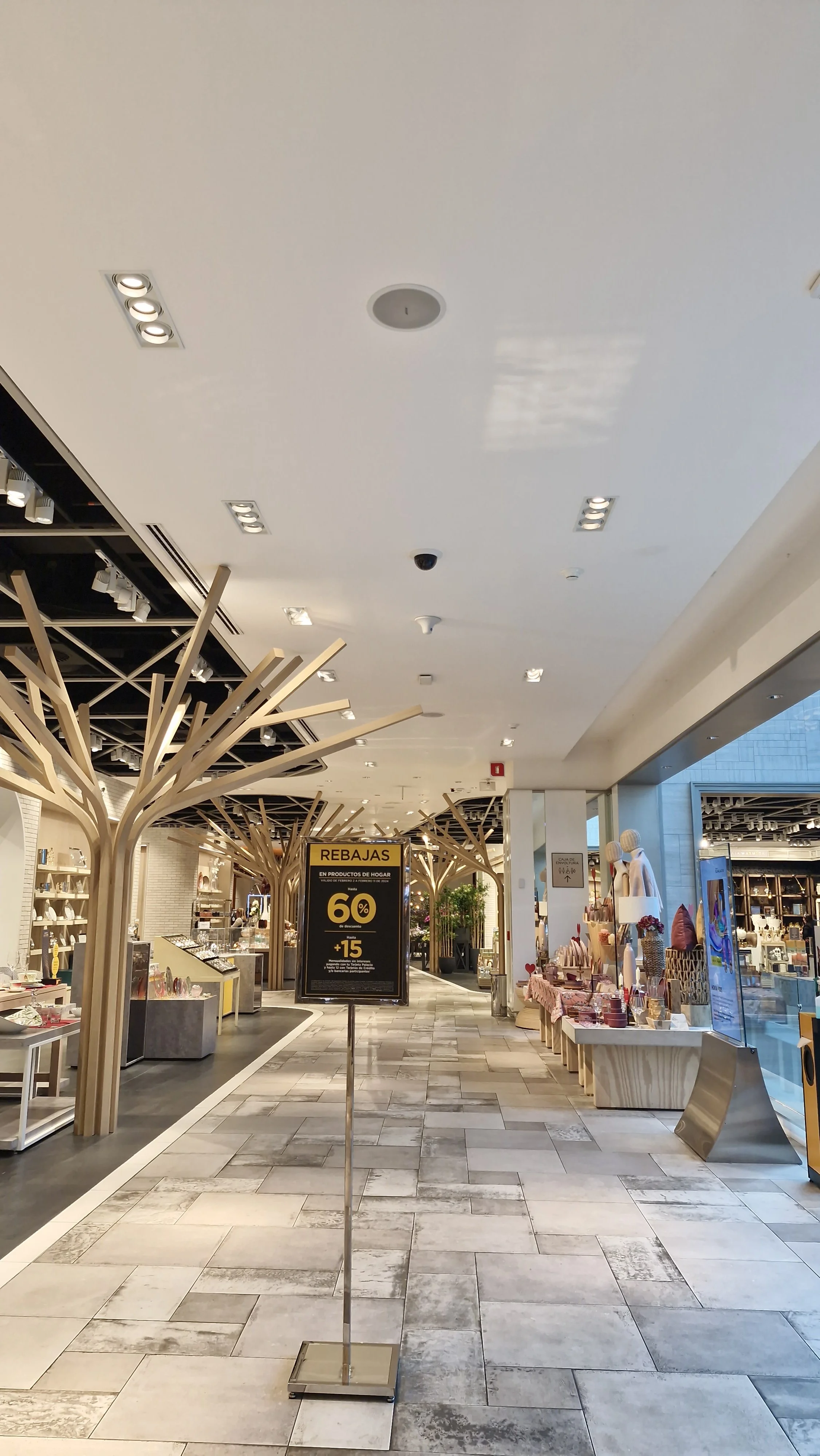 Sistemas de audio y sonorización por zonas en +6 tiendas departamentales El Palacio de Hierro.