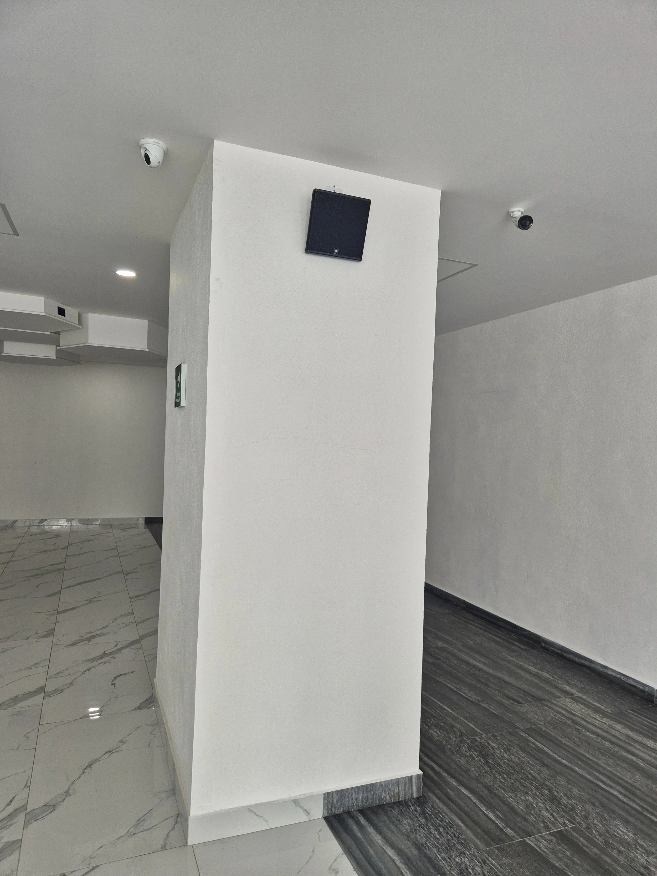 Sistema de sonido para voceo y ambientación del Hospital de la Luz Zaragoza.