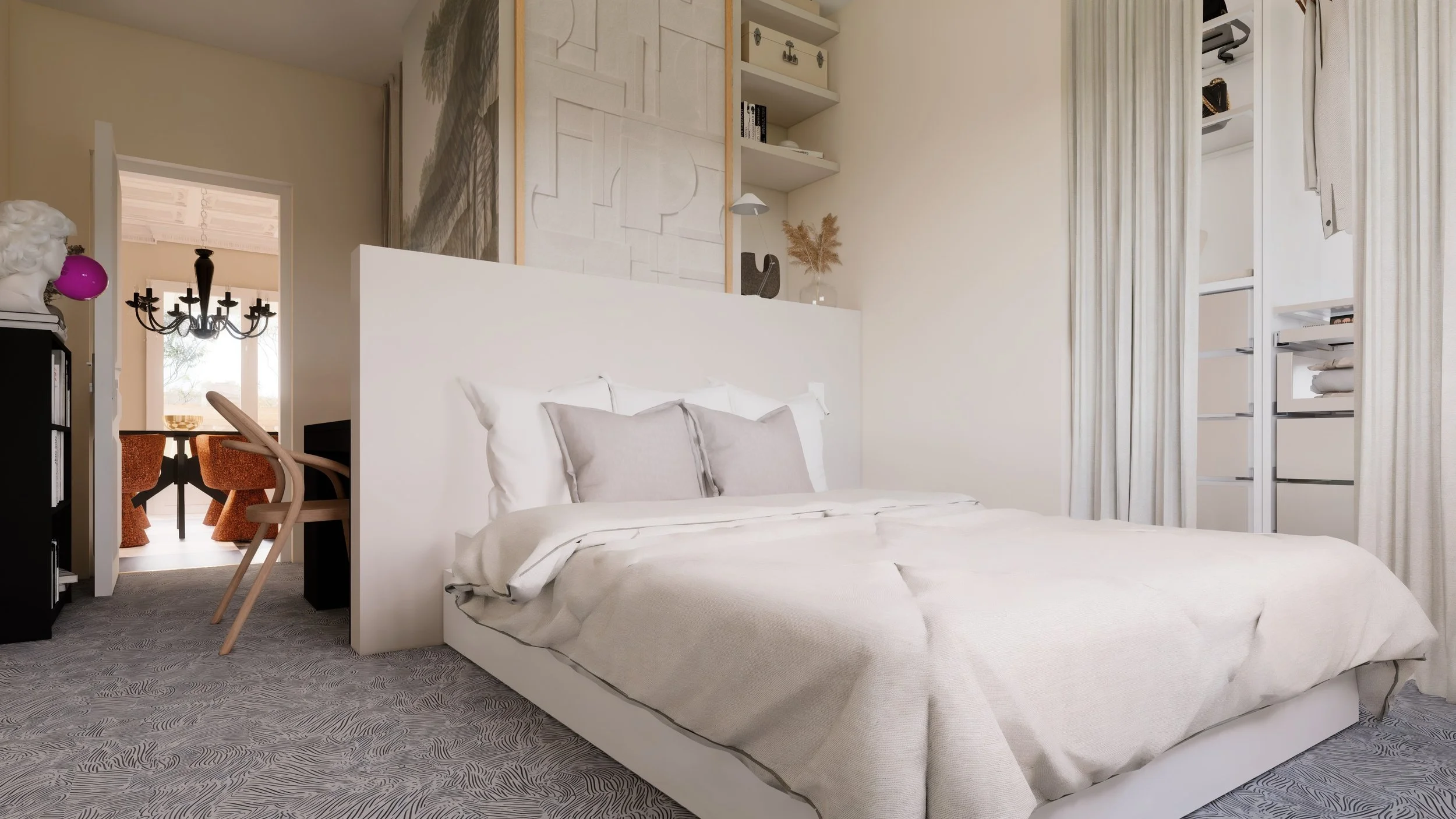 Une chambre moderne avec un lit blanc, plusieurs coussins gris, des rideaux blancs et une étagère avec des décorations. On voit aussi une salle à manger à l'arrière avec une table ronde et des chaises orange.