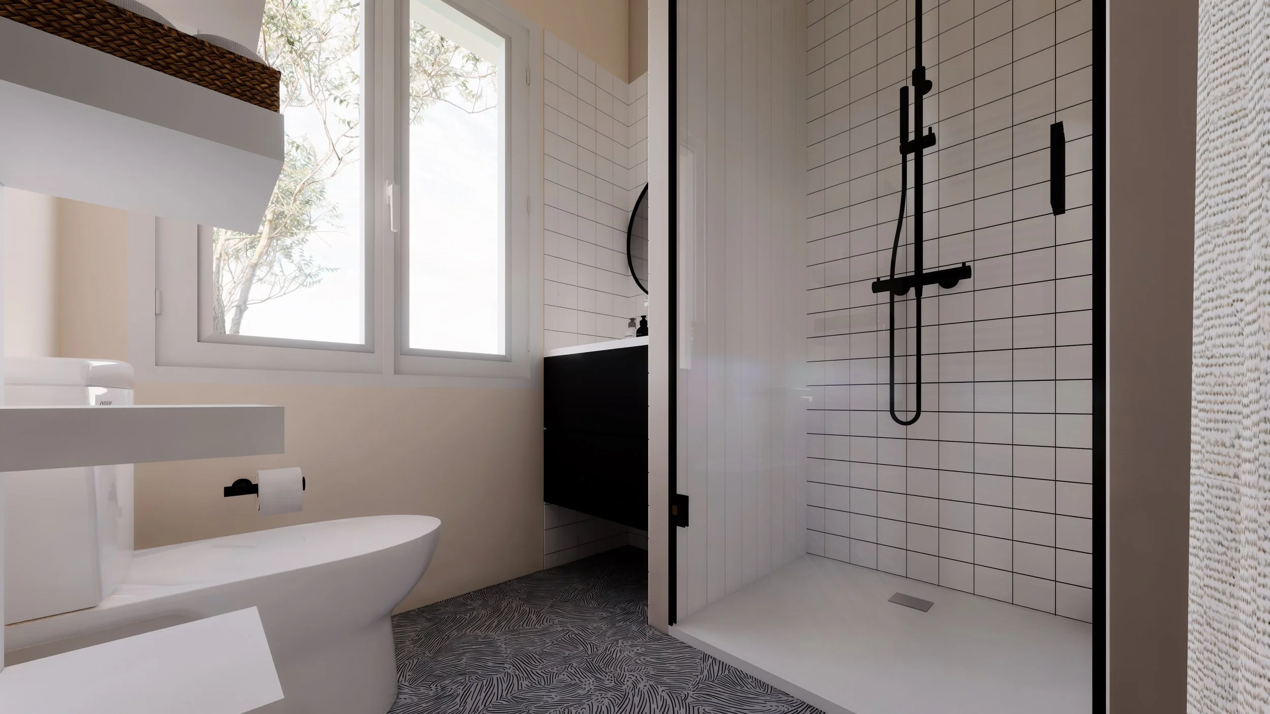 Une salle de bain moderne avec douche à l'italienne, grand fenêtre laissant entrer la lumière naturelle, murs recouverts de carreaux blancs, lavabo noir et miroir circulaire.