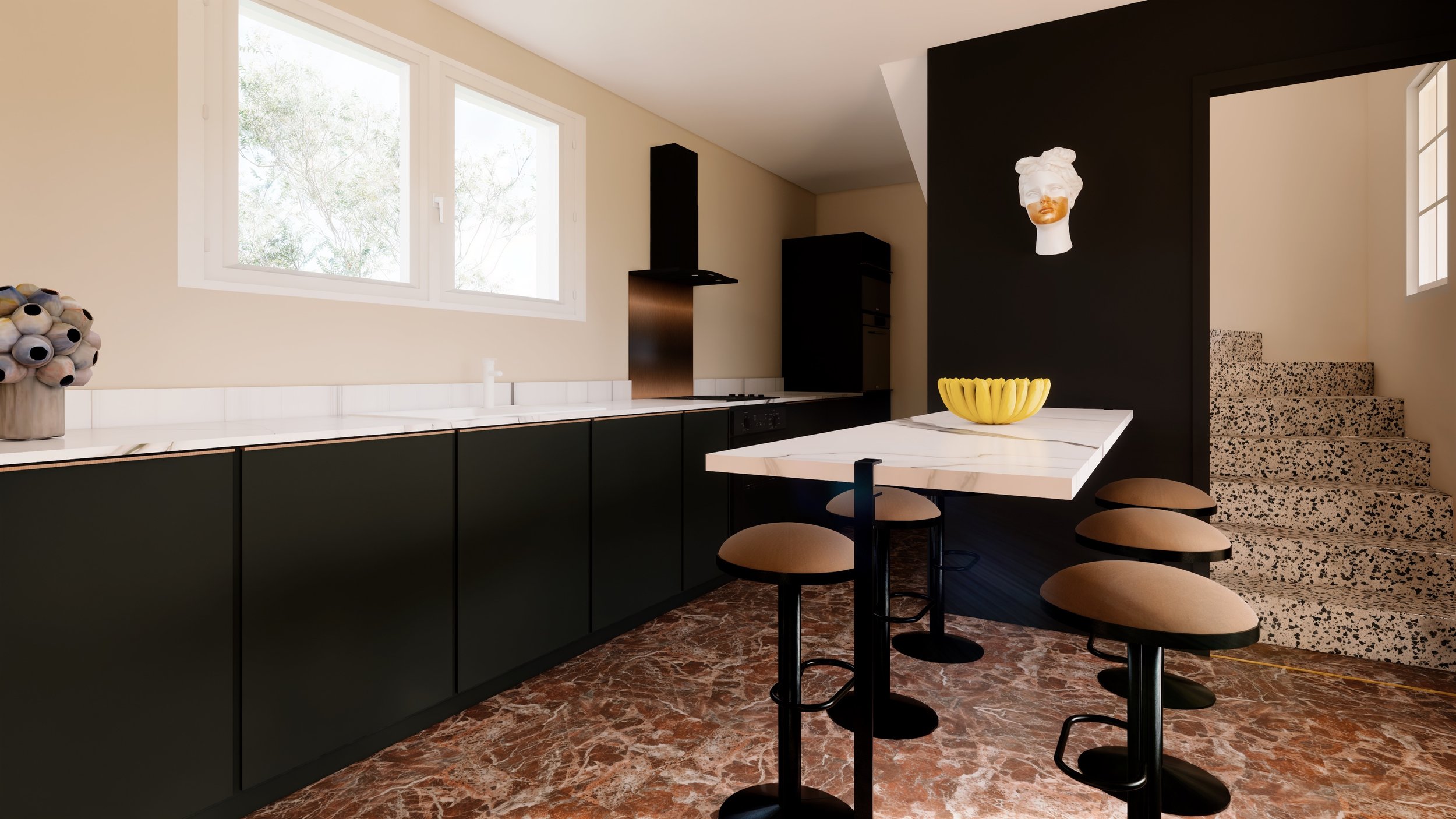 Cuisine moderne avec comptoir noir, table en marbre blanc, tabourets beiges, escalier à motif terrazzo, décoration avec sculpture de tête de femme et bowl jaune
