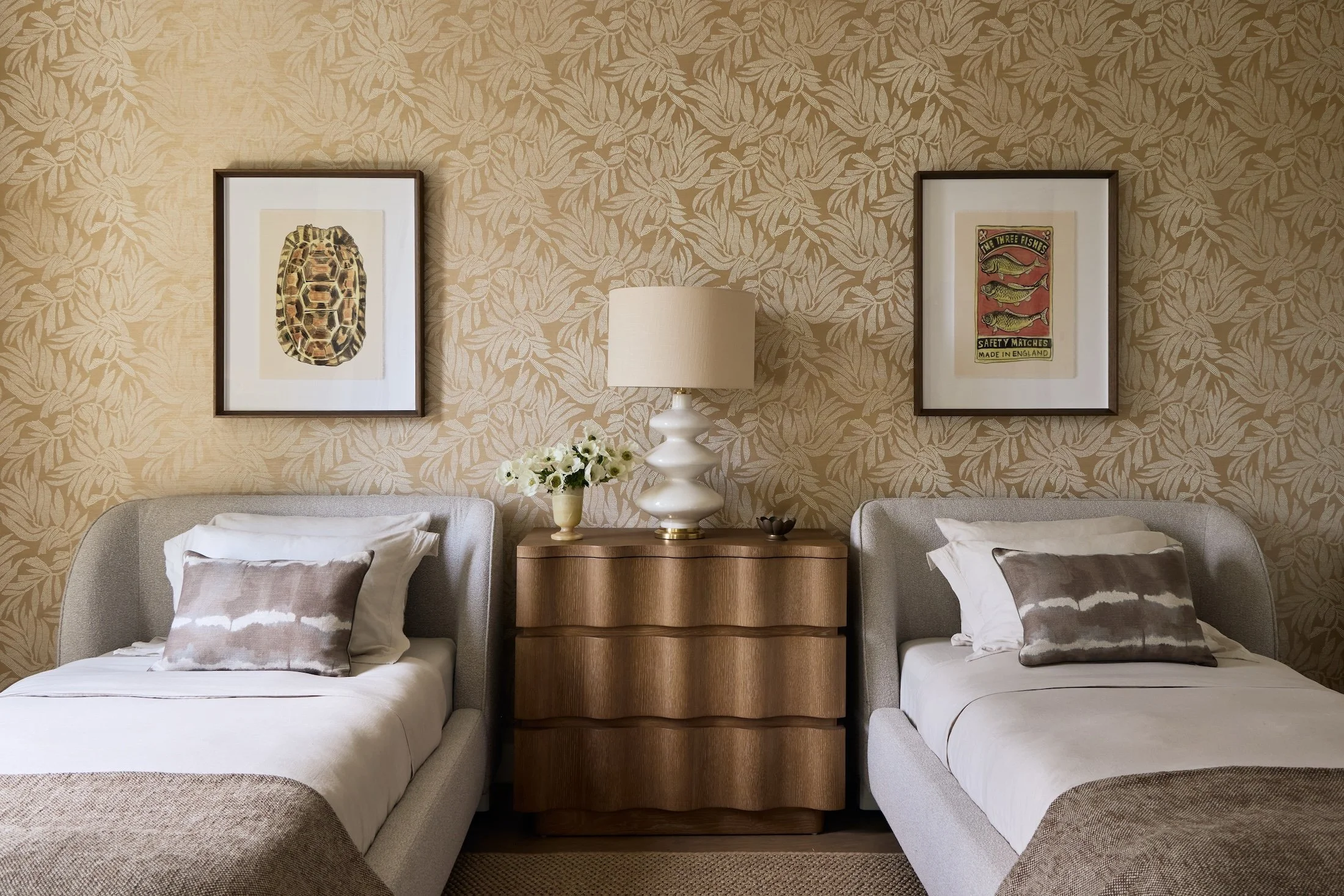 Parlato-Development-Group-479-Pauls-Lane-Twin-Bedroom-Patterned-Wallpaper.JPG