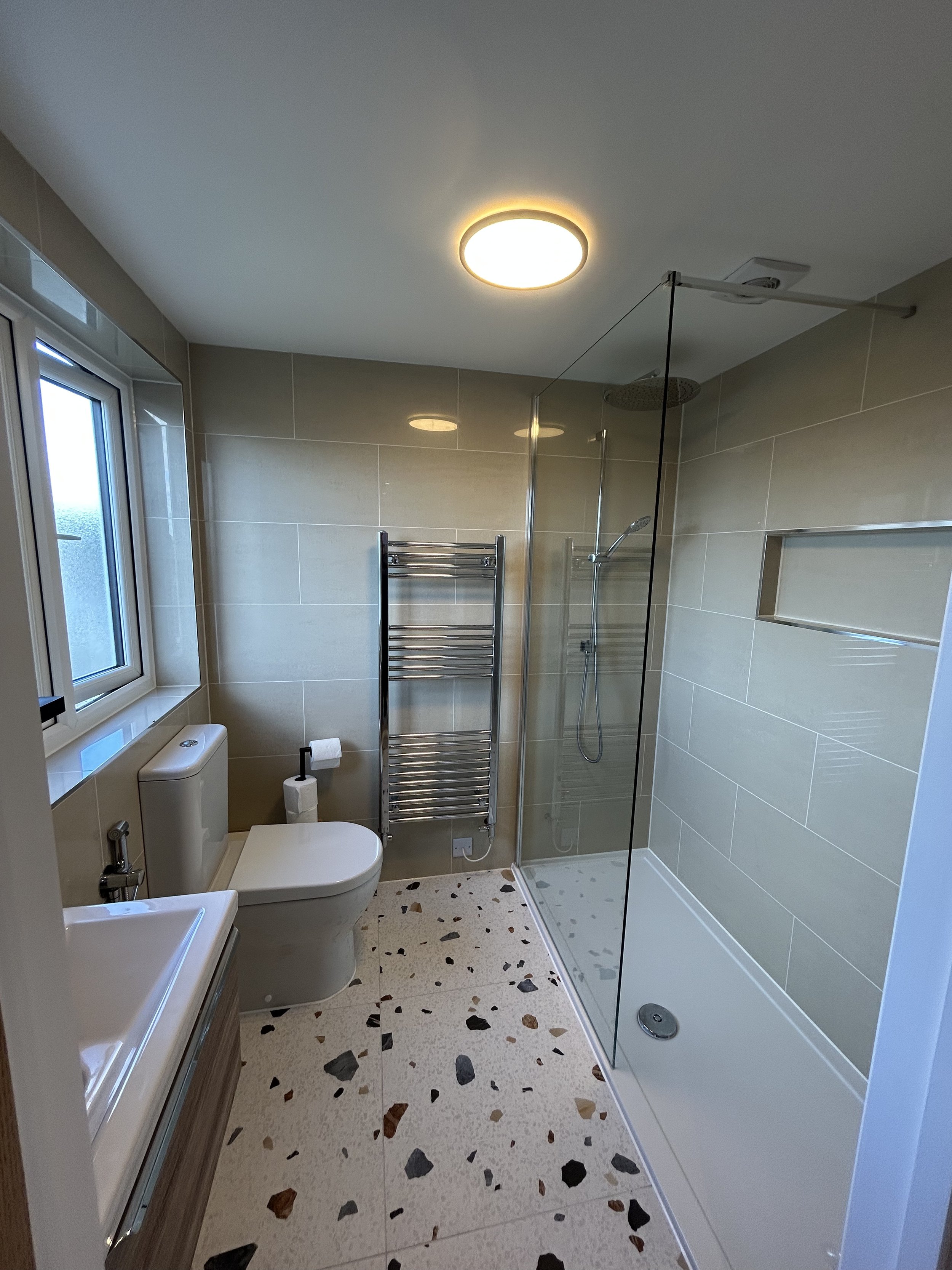 Loft-conversion-en-suite-Morden-London-2.jpg
