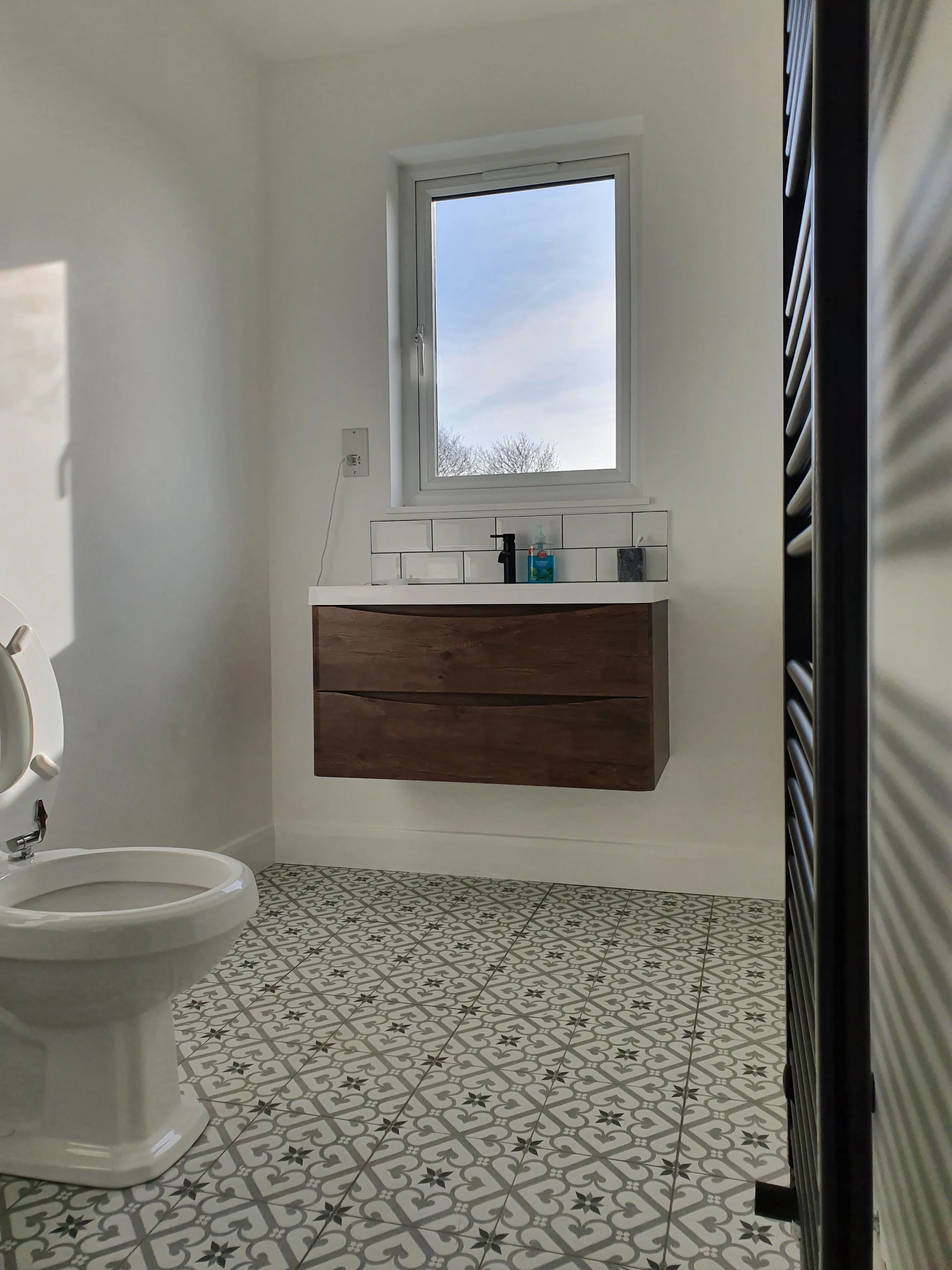 loft-conversion-en-suite-West-Barnes-Lane-Surrey.jpeg