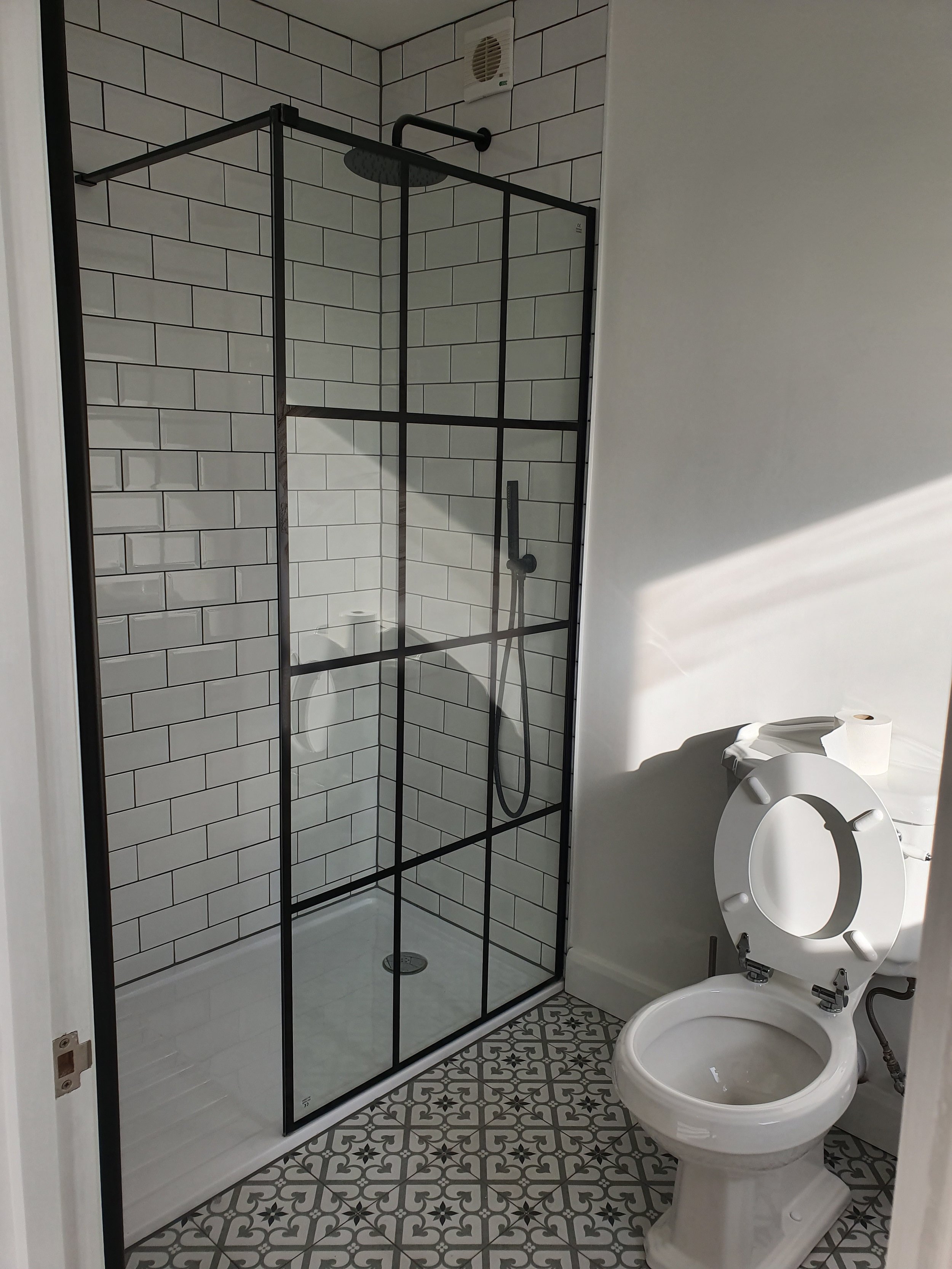 loft-conversion-en-suite-West-Barnes-Lane-Surrey-1.jpeg