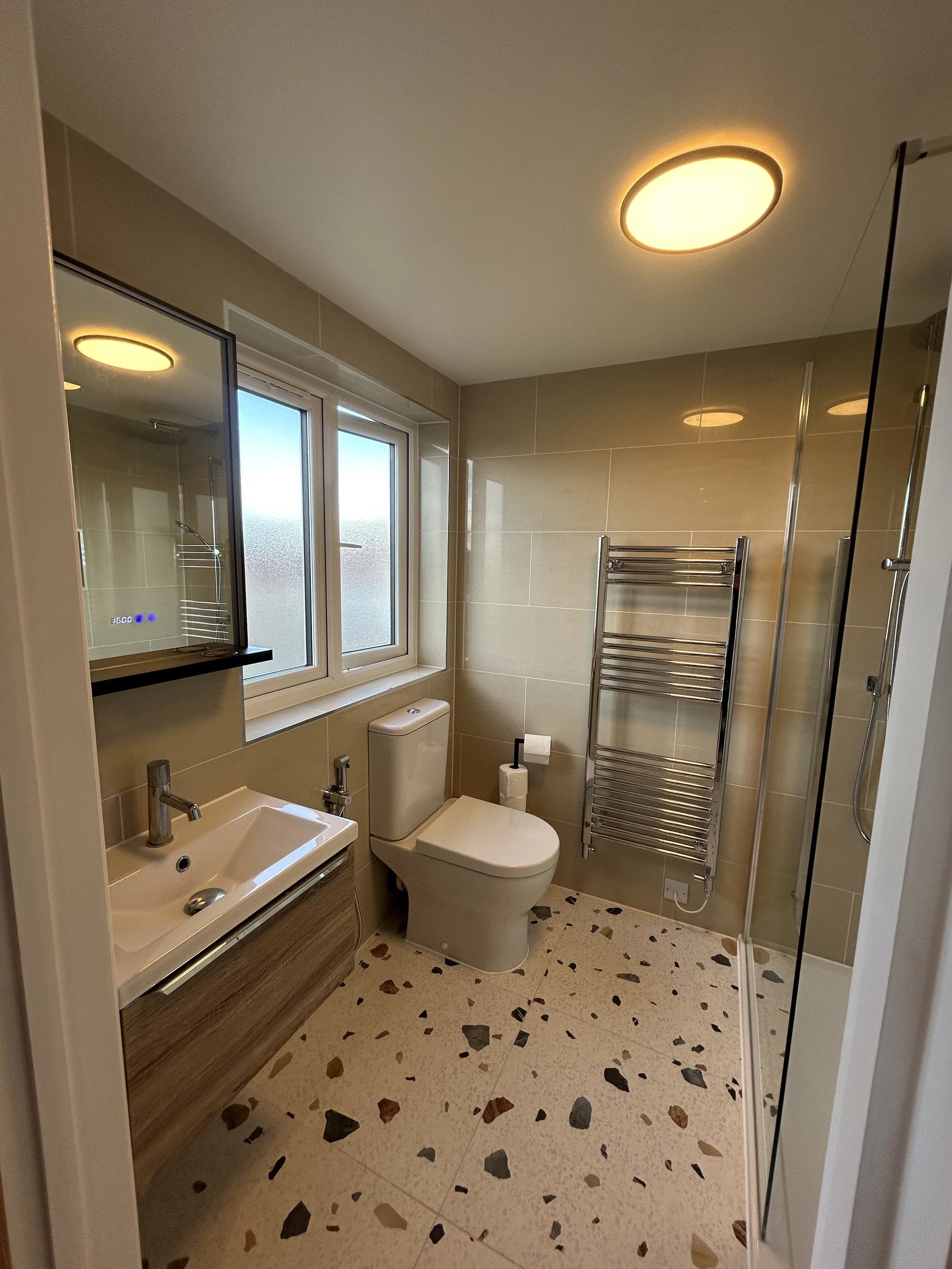 Loft-conversion-en-suite-Morden-London.jpg