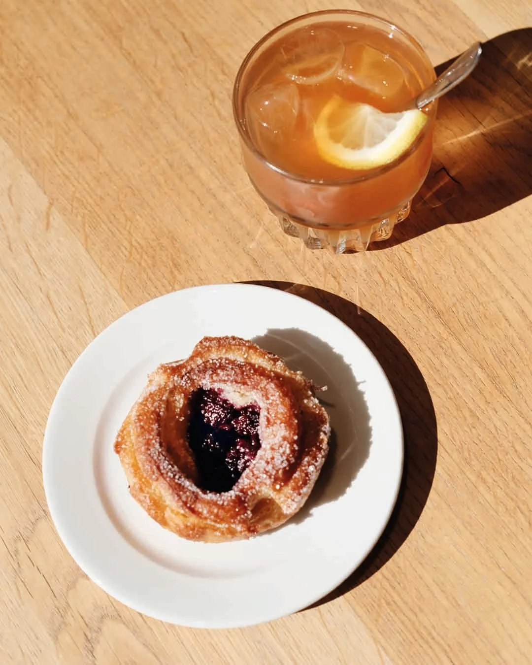 A R K E T  C A F &Eacute;
New in
Blackberry bun

#valkyrien 
#arketcaf&eacute;oslo 

Foto: Heidi Johansen for Valkyrien