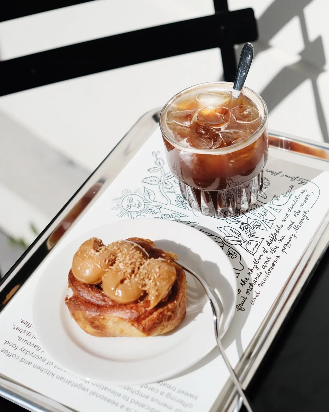 NEW IN
Coco dulce de leche bun
Nytes p&aring; A R K E T  C A F &Eacute;
En is Americano p&aring; siden kan anbefales 

Foto: Heidi Johansen for Valkyrien

#valkyrien 
#arketcaf&eacute;oslo 
#arketcafe 
#arket