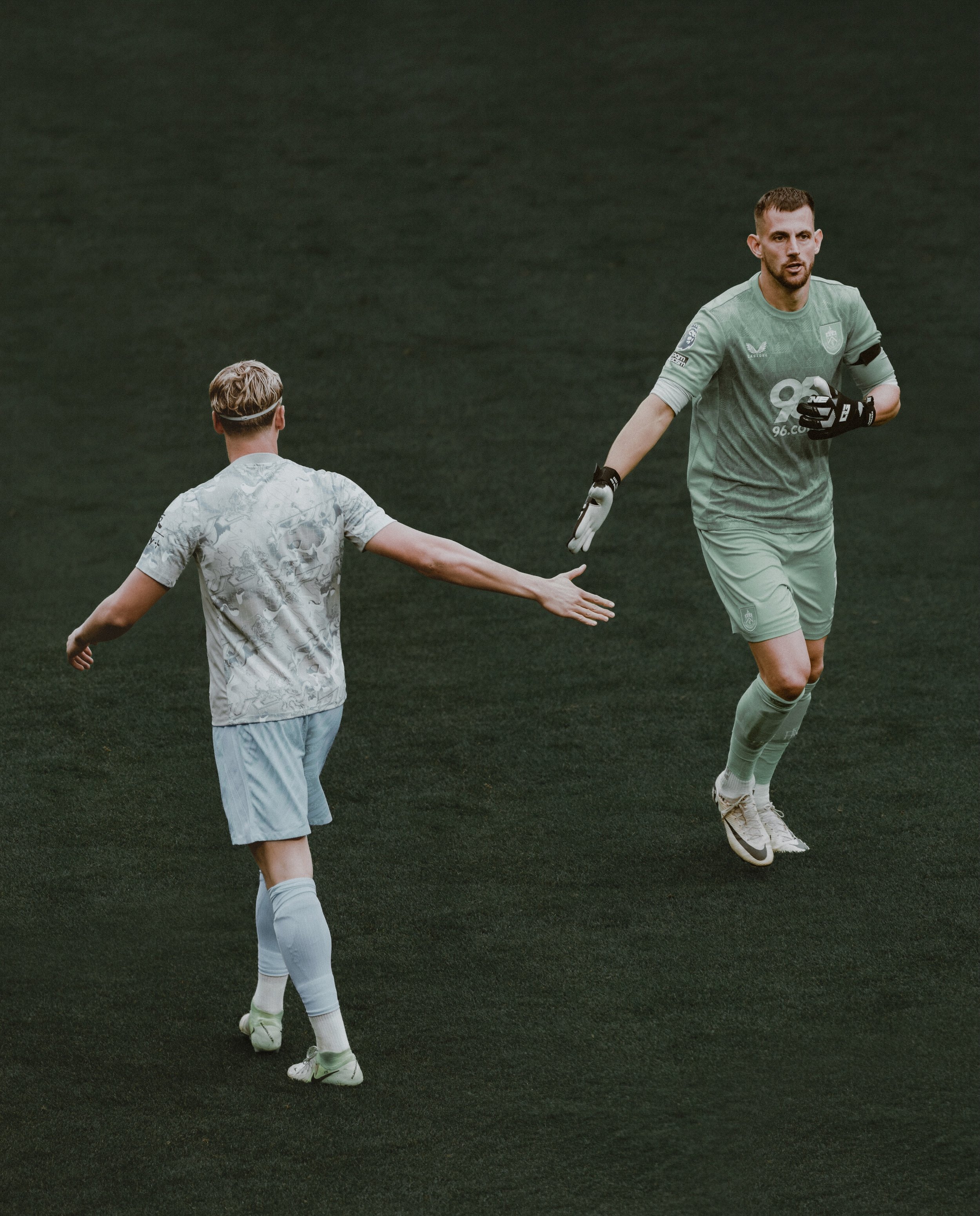 Kinsk&yacute; 🤝🏼 D&uacute;bravka

Shot on the @nikoneurope Z8 &amp; Nikkor Z400mm f2.8 TC 

#nikoncreator #nikoneurope #coys #spurs #tottenham