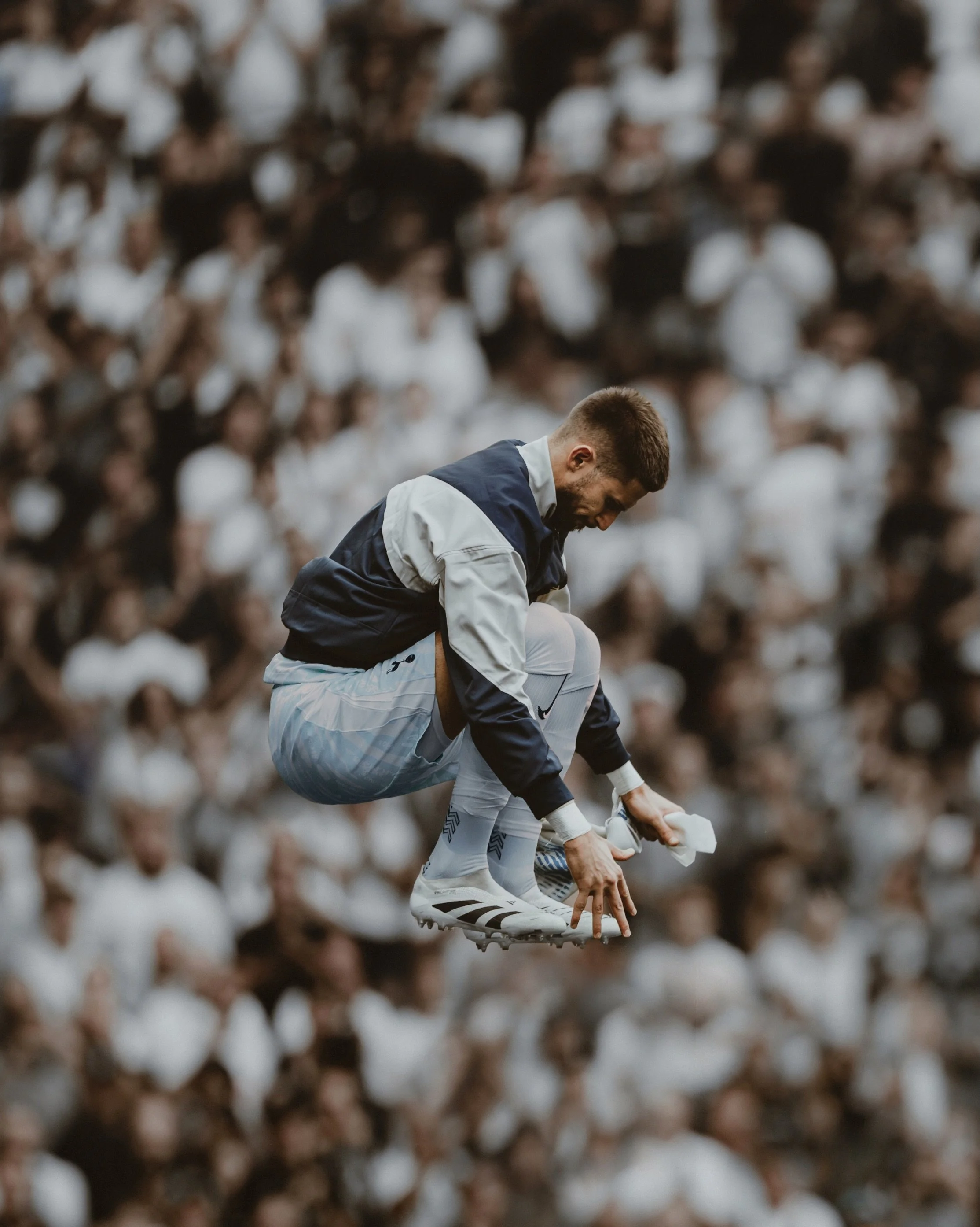 taking &ldquo;up the spurs&rdquo; a bit too literally. 🫡

Shot on the @nikoneurope Z8 + Nikkor Z400mm f2.8 TC &amp; Nikon Z6III + Nikkor Z24-70mm f2.8 &amp; Nikon Z9 + Nikkor Z70-200mm f2.8

#nikoncreator #nikoneurope #spurs #tottenham #coys