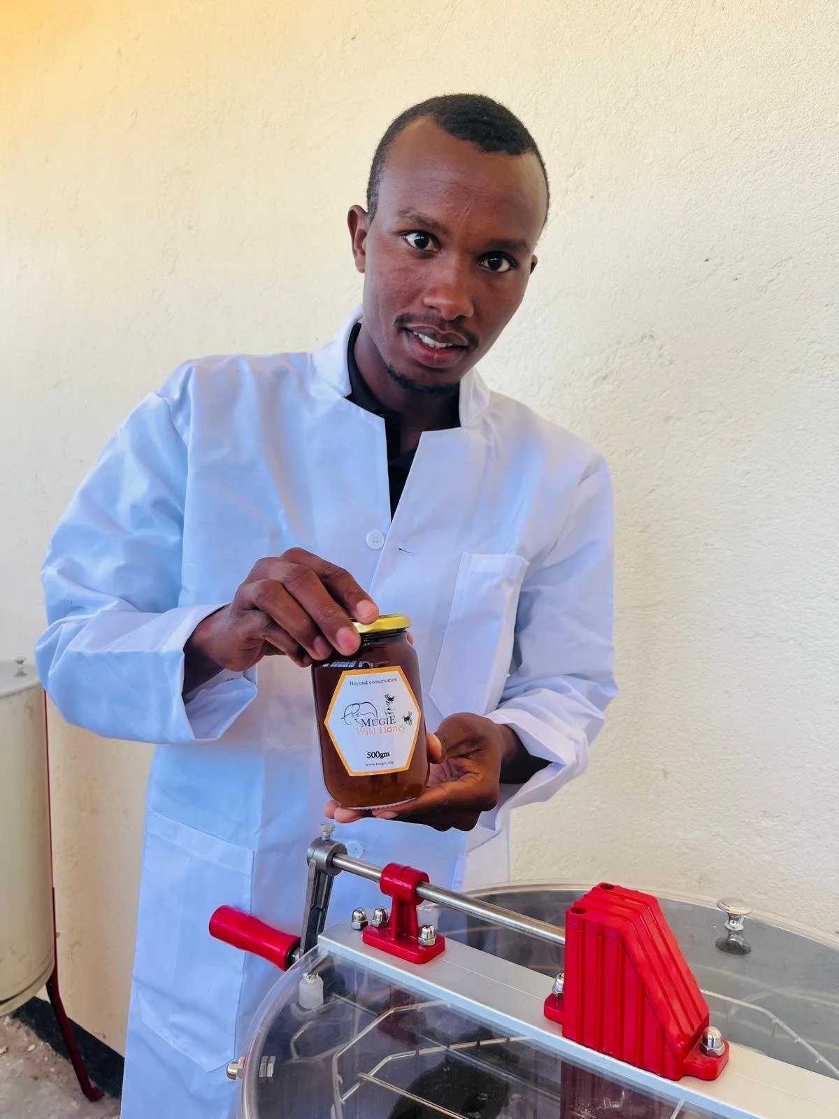 Mugie_Conservancy_Beekeeping-2026-01-17-09-34-06 4.jpg