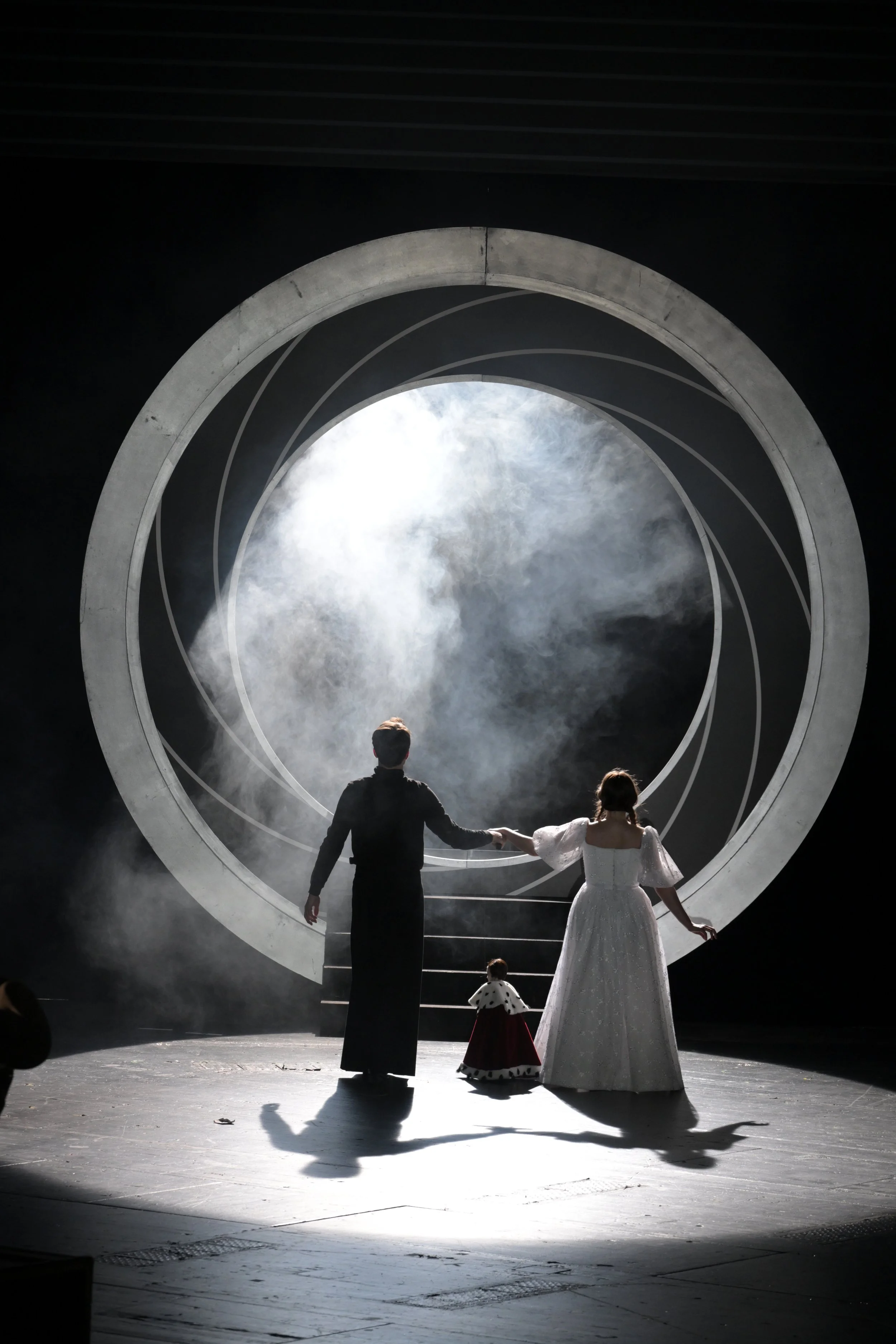 DIE KLUGE (Title Role)
Oper Frankfurt, Mikołaj Trąbka (Der König), Keith Warner (director), Katharina Kastening (co-director), Boris Kudlička (set designer), Kaspar Glarner (costume designer), John Bishop (lighting designer), ©Barbara Aumüller