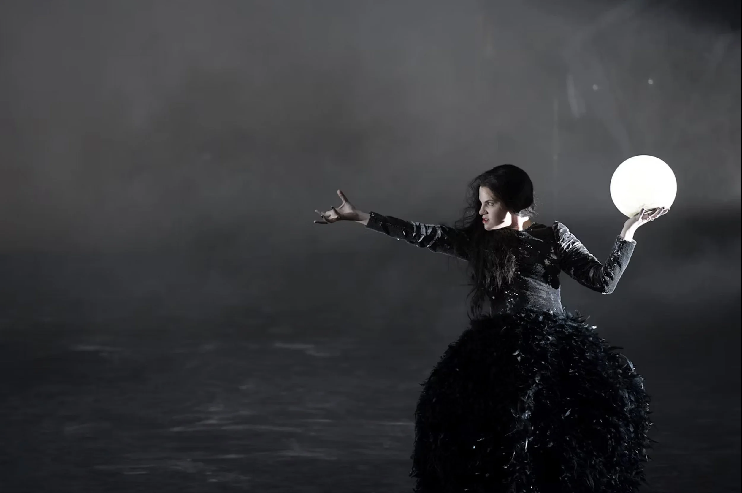 RINALDO (Armida)
Oper Frankfurt, Ted Huffman (director), Annemarie Woods (set designer), Raphaela Rose (costume designer), Joachim Klein (lighting designer), ©Barbara Aumüller