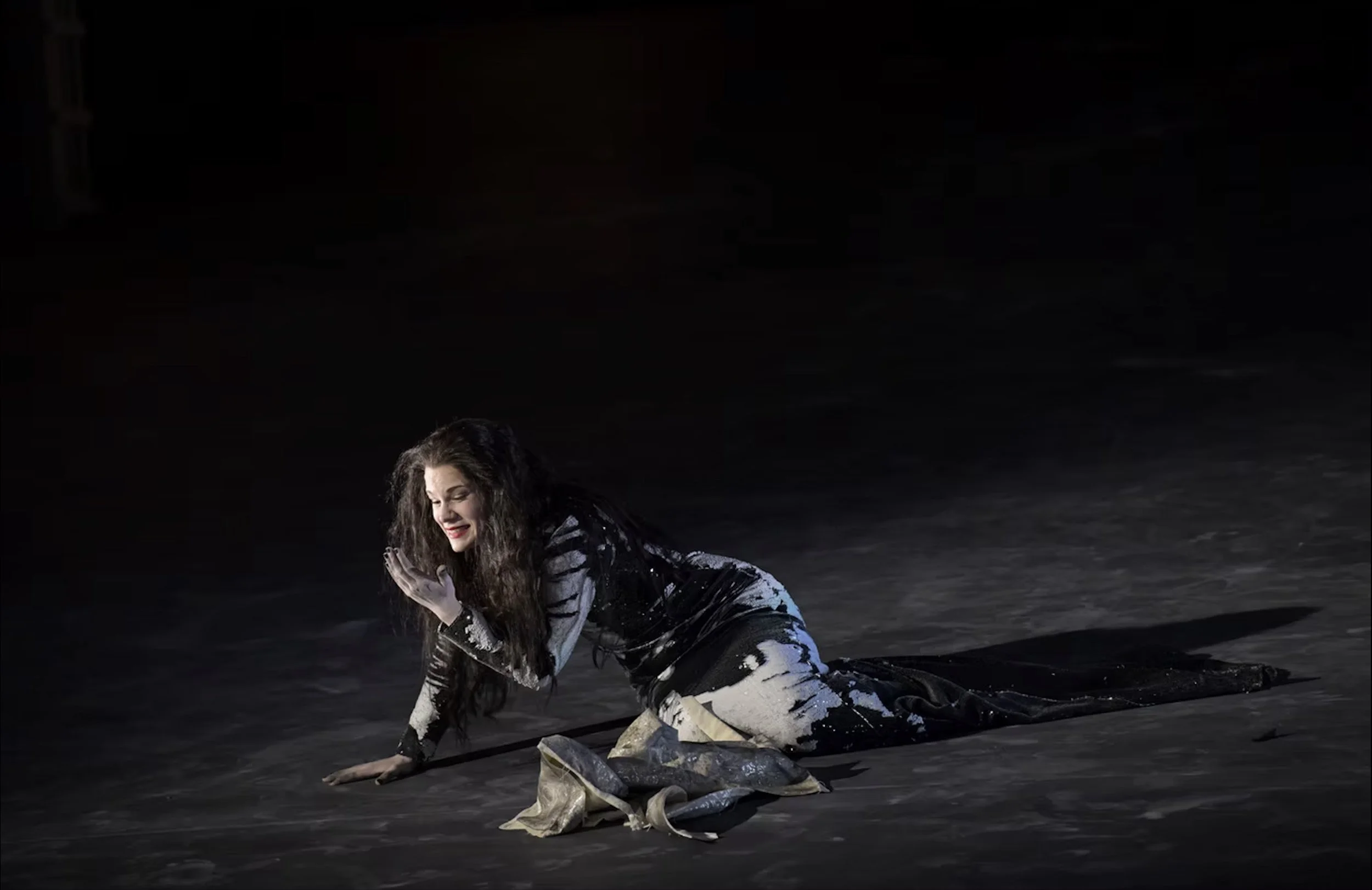RINALDO (Armida)
Oper Frankfurt, Ted Huffman (director), Annemarie Woods (set designer), Raphaela Rose (costume designer), Joachim Klein (lighting designer), ©Barbara Aumüller