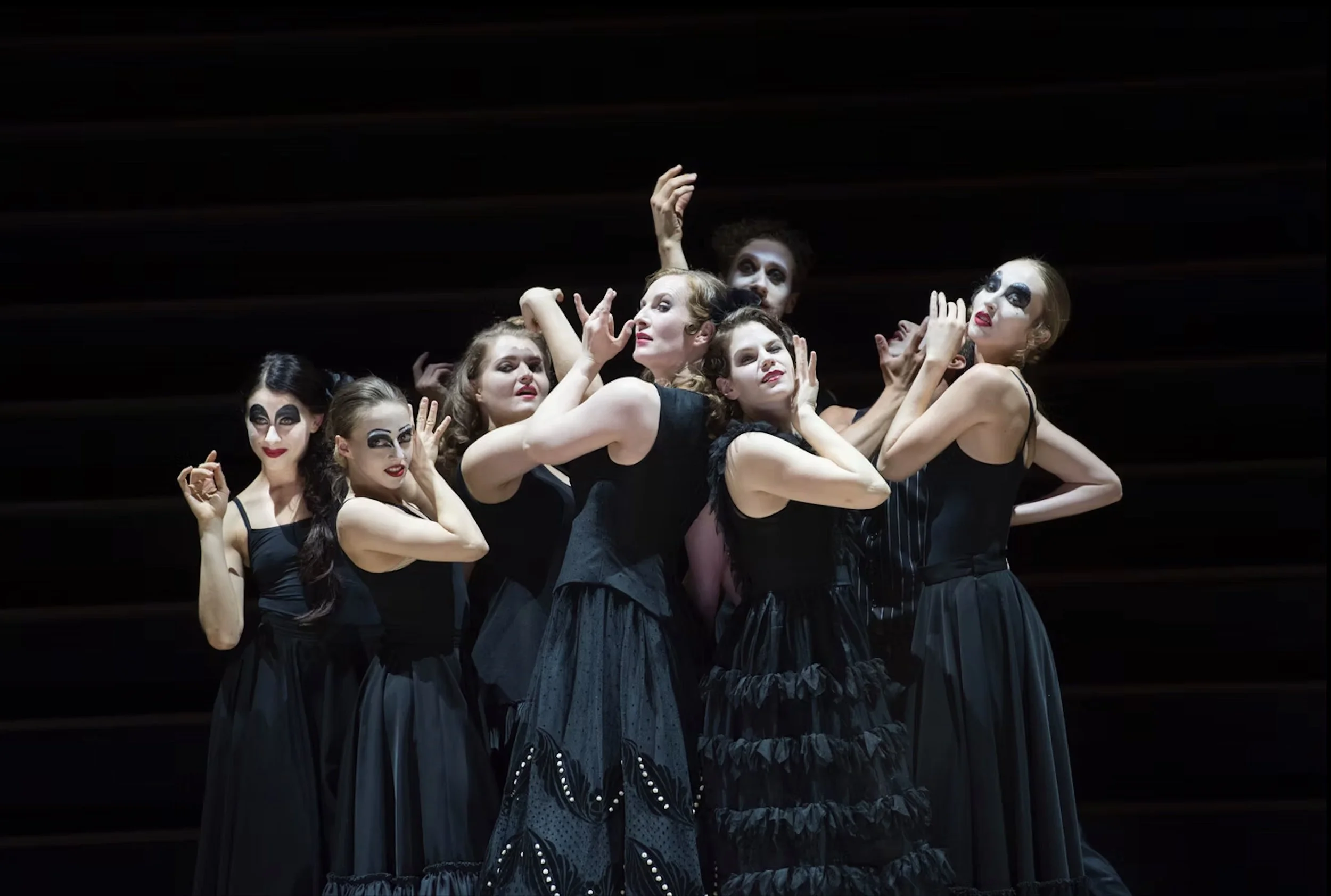 CARMEN (Mercedes)
Oper Frankfurt, Barrie Kosky (director), Katrin Lea Tag (set and costume designer), Otto Pichler (choreographer), Joachim Klein (lighting designer), ©Monika Rittershaus