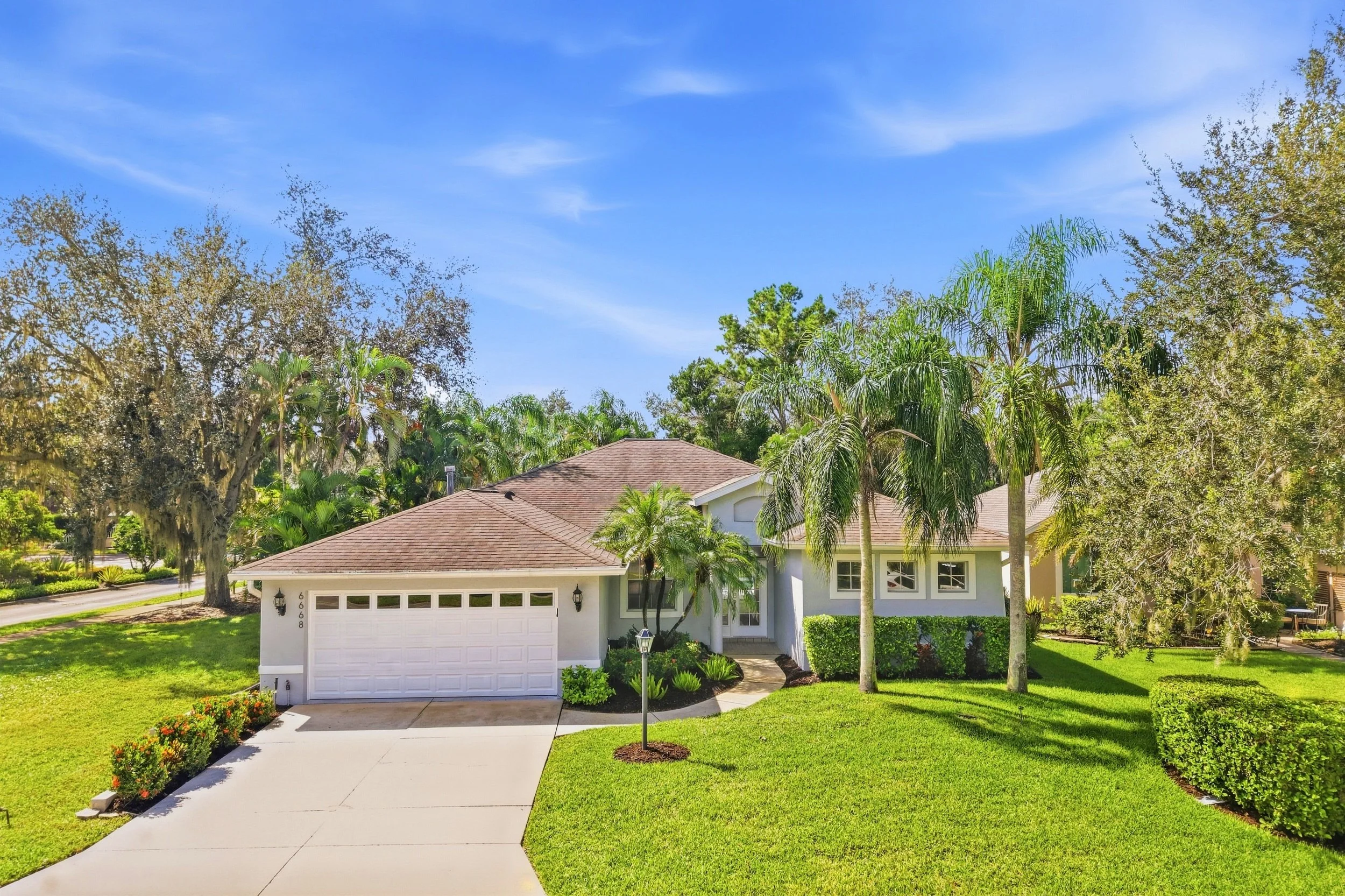 Now Available: 6668 Meandering Way in Lakewood Ranch