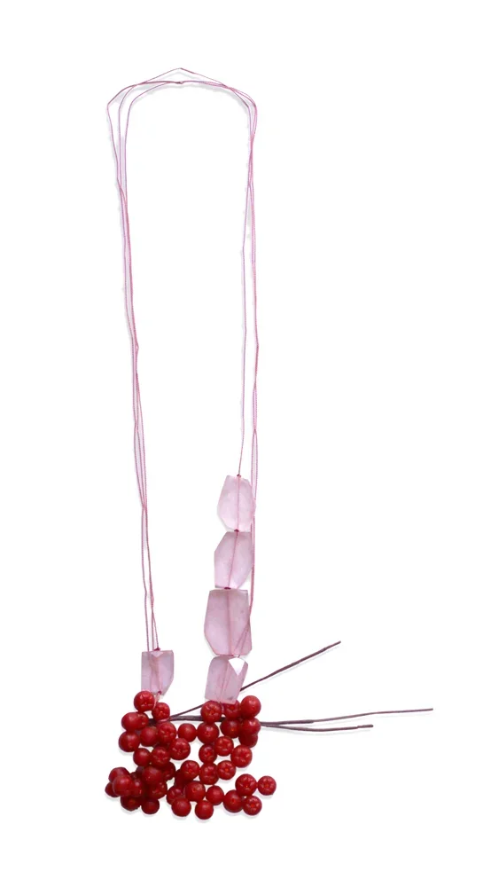 Kette_roter+tränenhaufen72dpi.webp